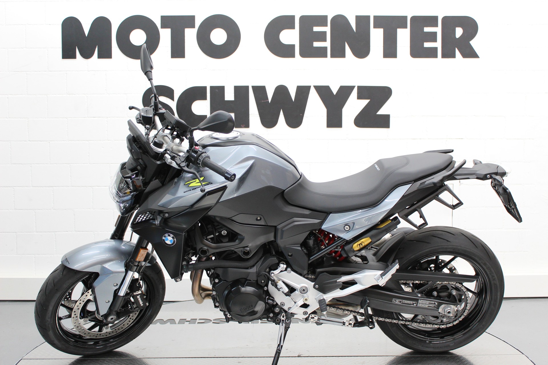 BMW F 900 R-showroom-element-3