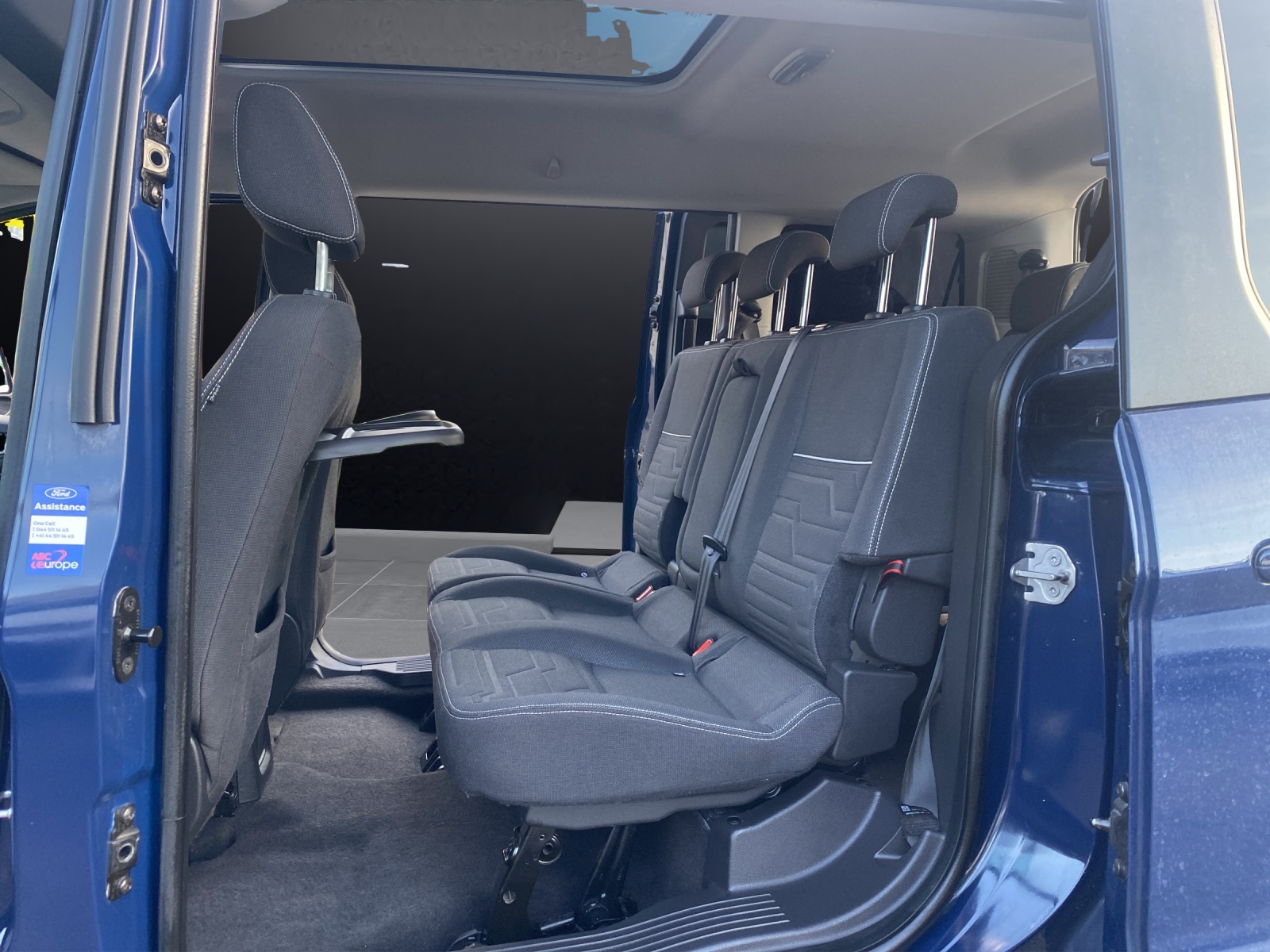 FORD Grand Tourneo Connect 1.5 TDCi Titanium Powershift-image-16