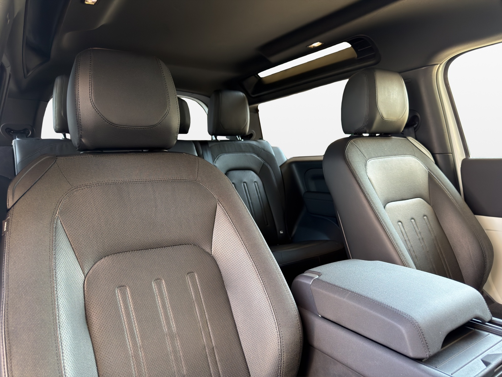 LAND ROVER Defender 90 3.0D I6 200 S AT8-image-14