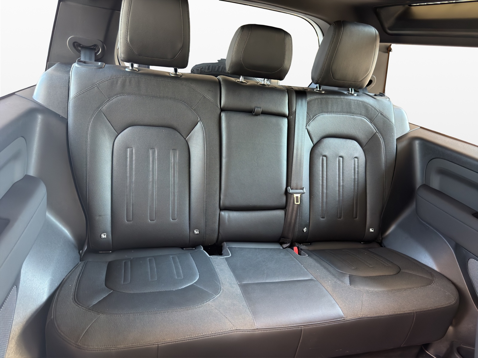 LAND ROVER Defender 90 3.0D I6 200 S AT8-image-16