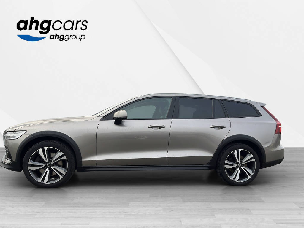 VOLVO V60 Cross Country 2.0 D4 AWD-image-1