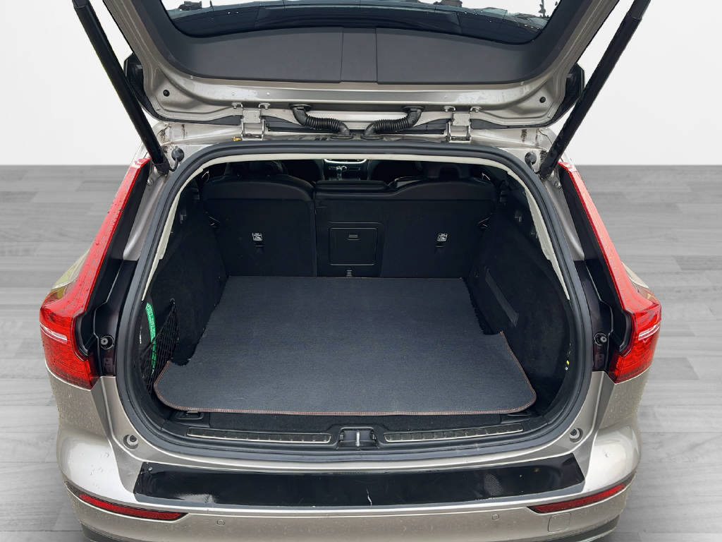 VOLVO V60 Cross Country 2.0 D4 AWD-image-8