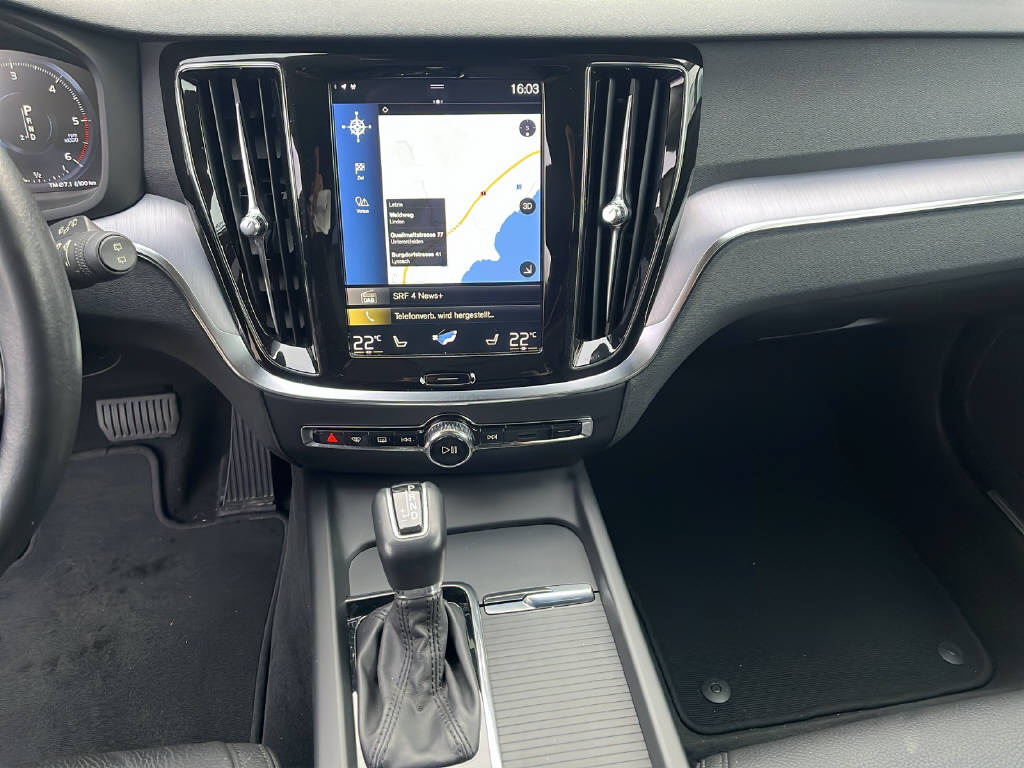 VOLVO V60 Cross Country 2.0 D4 AWD-image-6