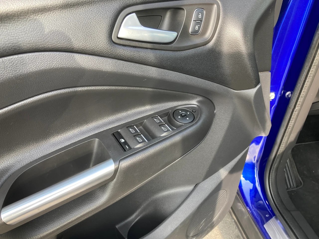 FORD Kuga 2.0 TDCi Titanium 4WD PowerShift-image-8
