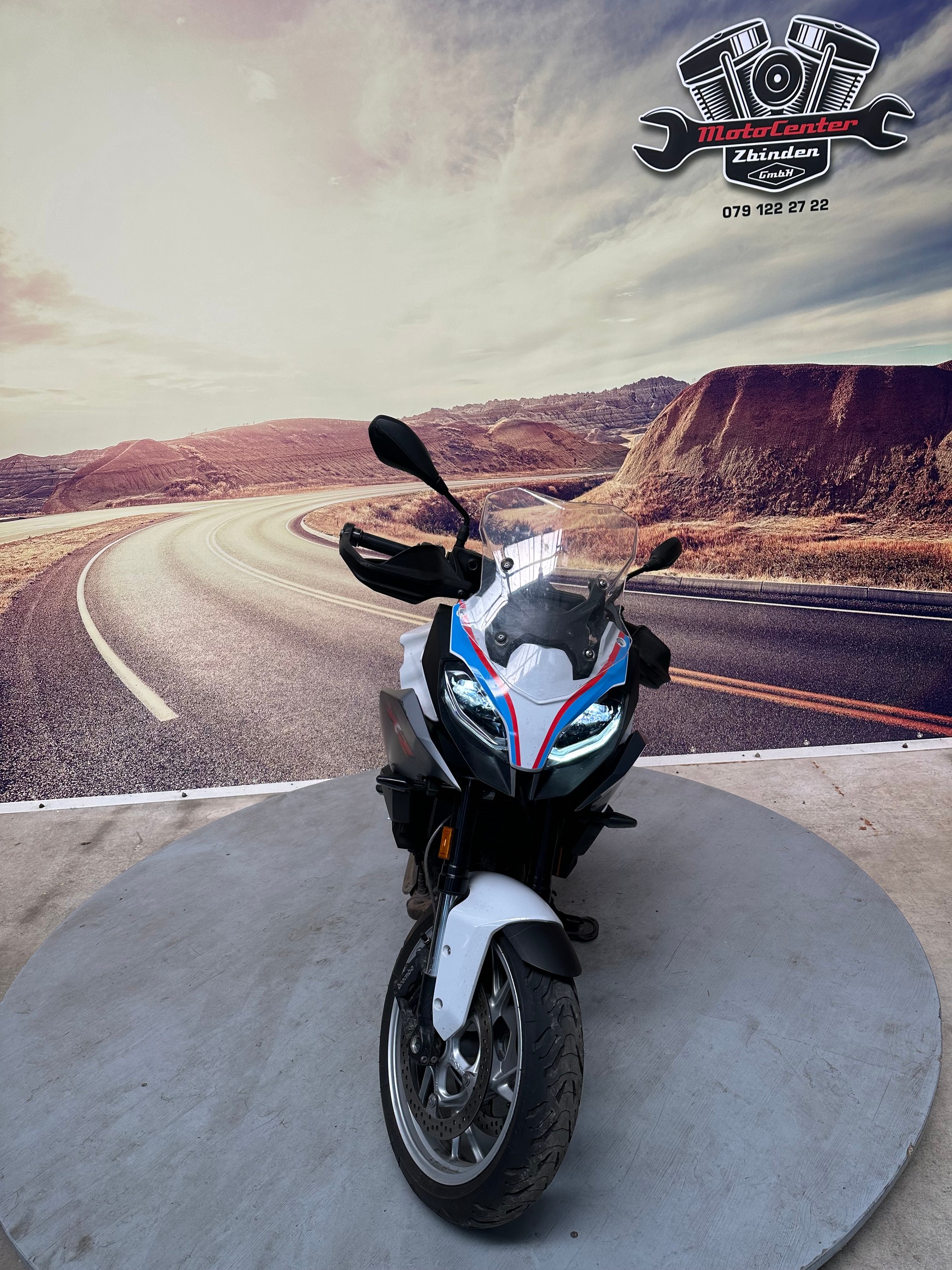 BMW F 900 XR ABS-showroom-element-2