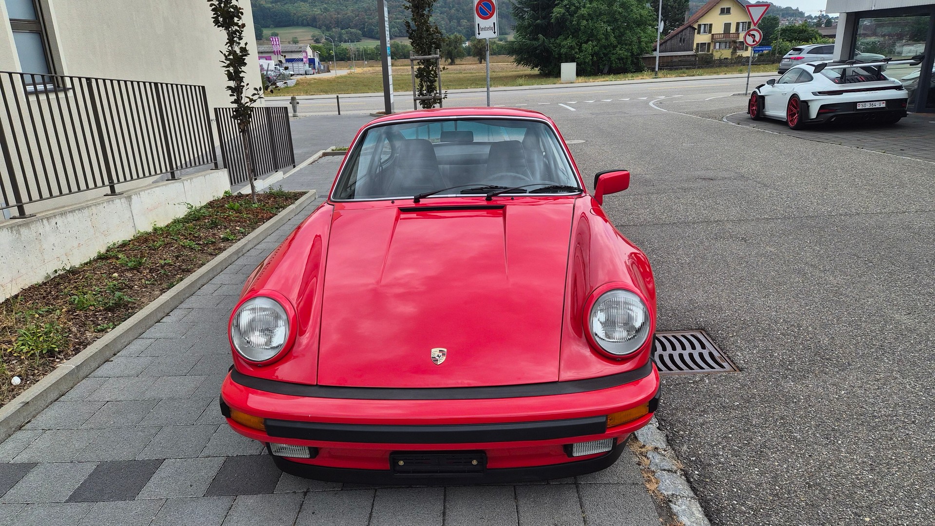 PORSCHE Carrera-image-2