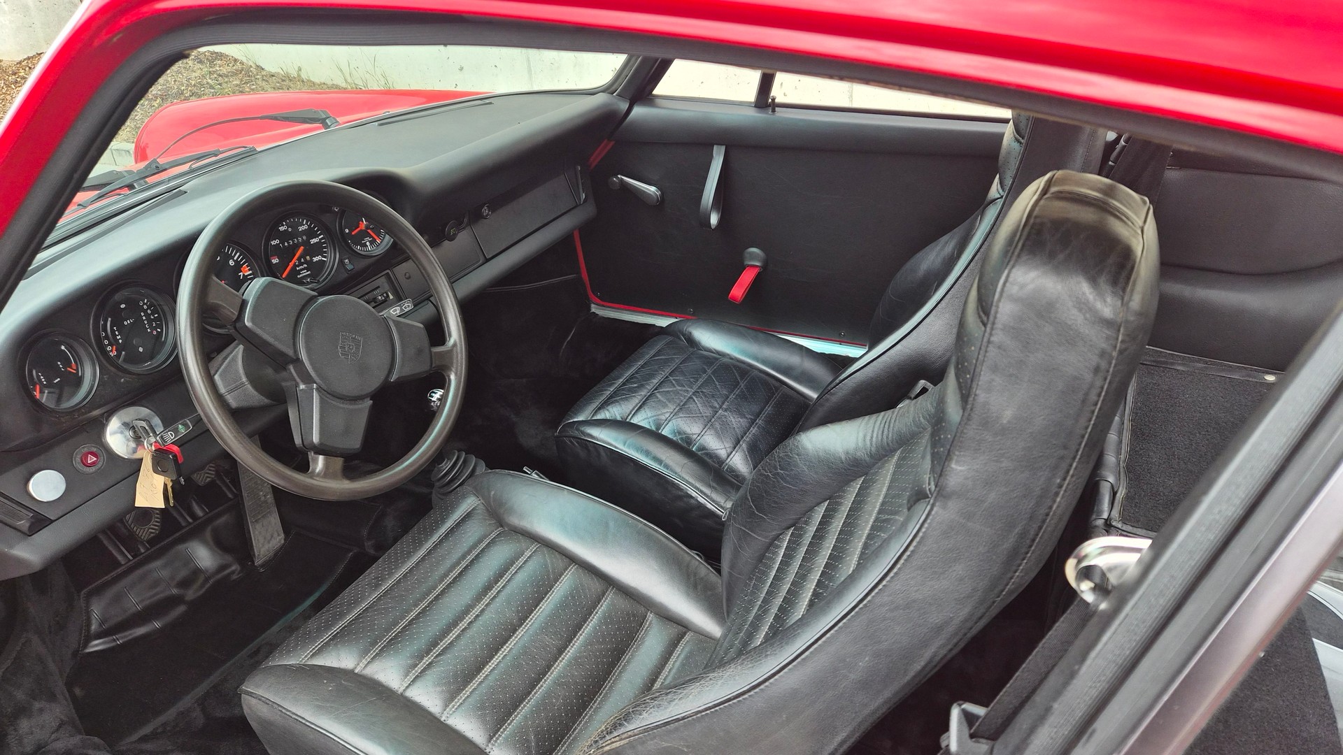PORSCHE Carrera-image-3