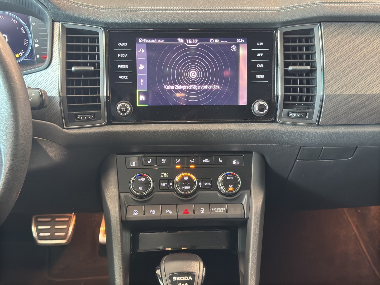 SKODA Kodiaq 2.0 TDI CR Style 4x4 DSG-image-10