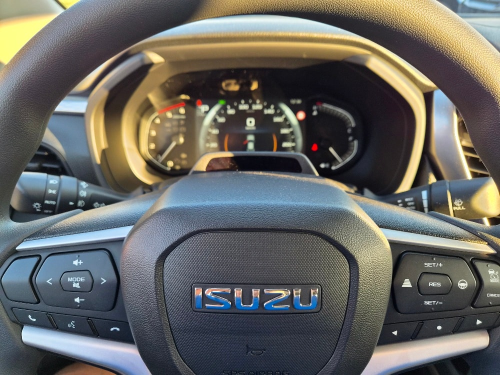ISUZU D-MAX 2.2 CrewCab Evolution 4x4 AT-image-6