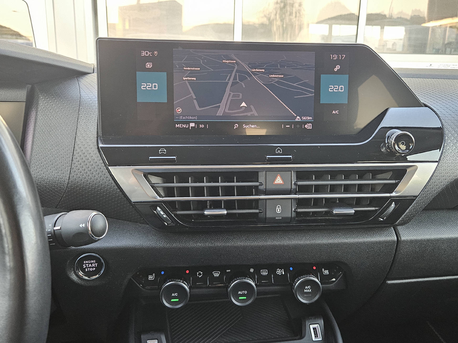 CITROEN C4 1.2 PureTech Shine * Absolute Top Ausstattung *-image-12
