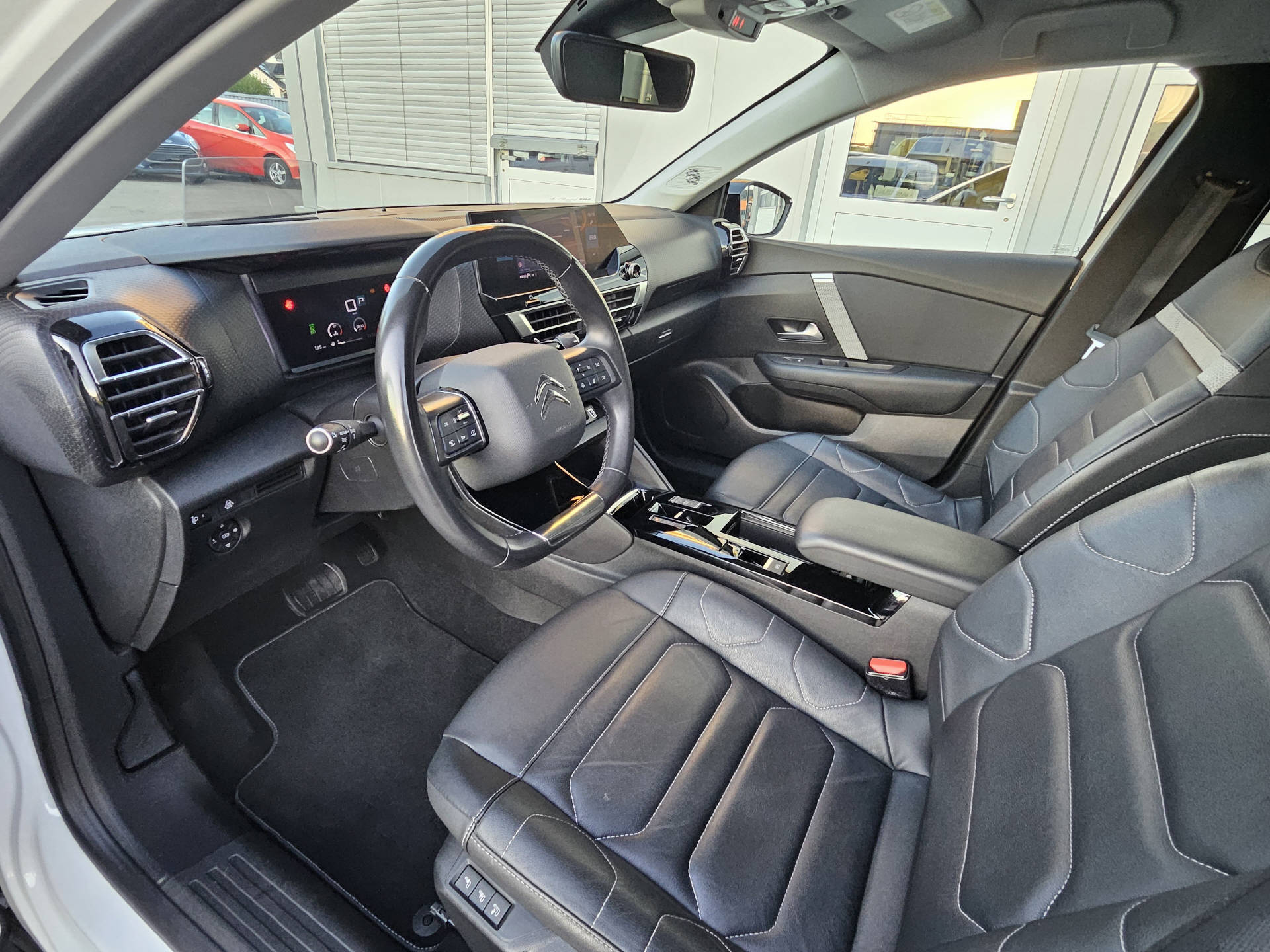 CITROEN C4 1.2 PureTech Shine * Absolute Top Ausstattung *-image-14