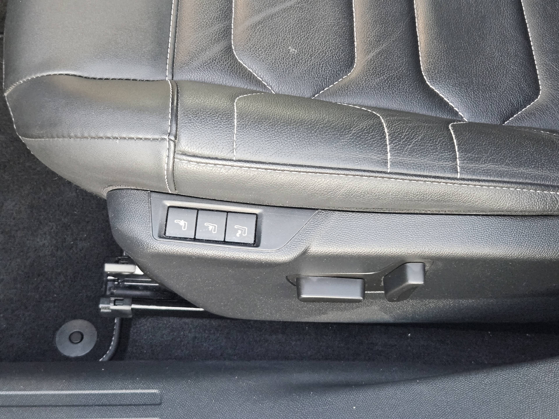 CITROEN C4 1.2 PureTech Shine * Absolute Top Ausstattung *-image-16