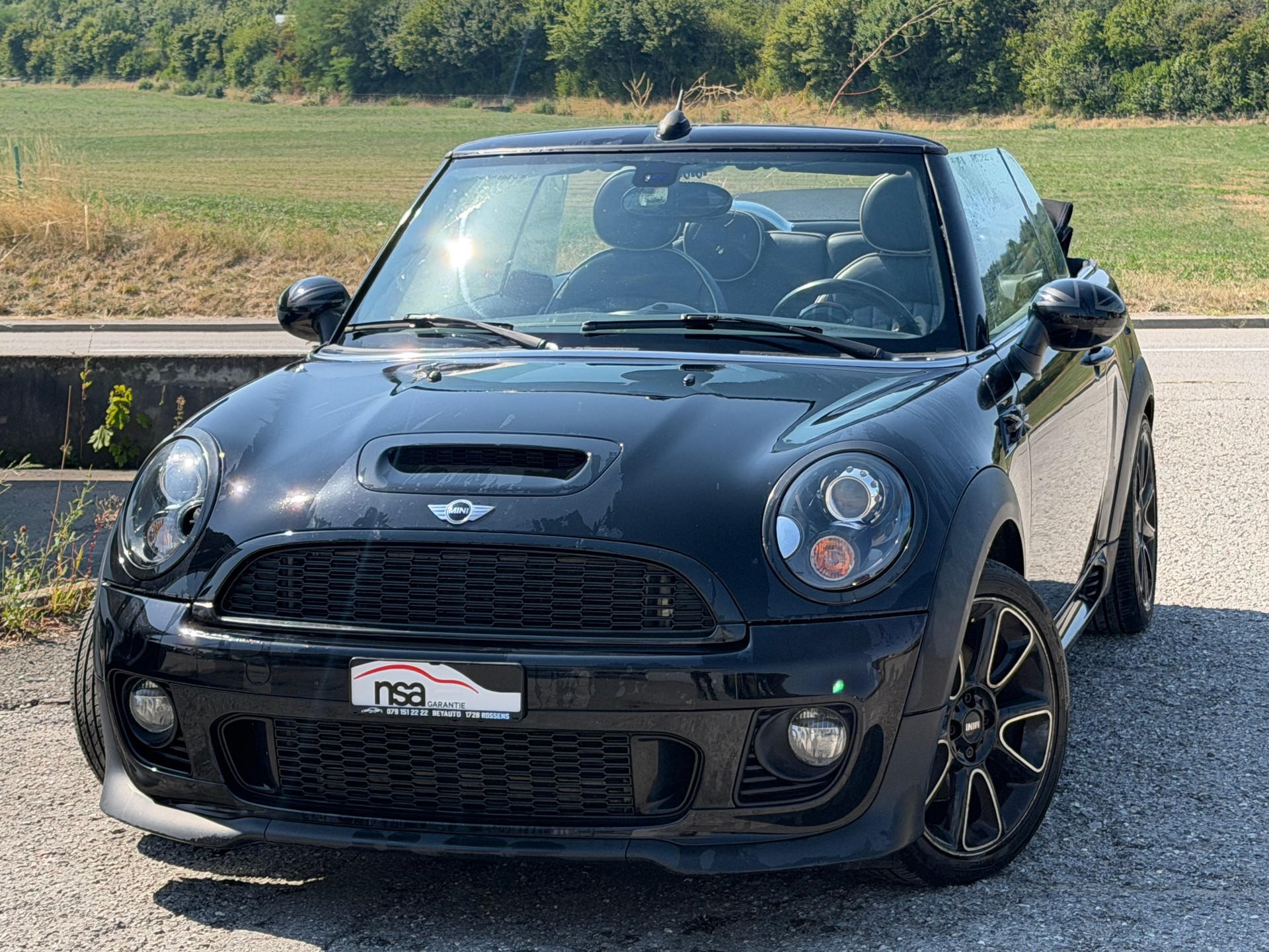 MINI Cooper S Cabriolet-image-1