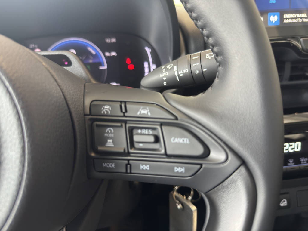TOYOTA Yaris Cross 1.5 VVT-i HSD Comfort AWD-i-image-7