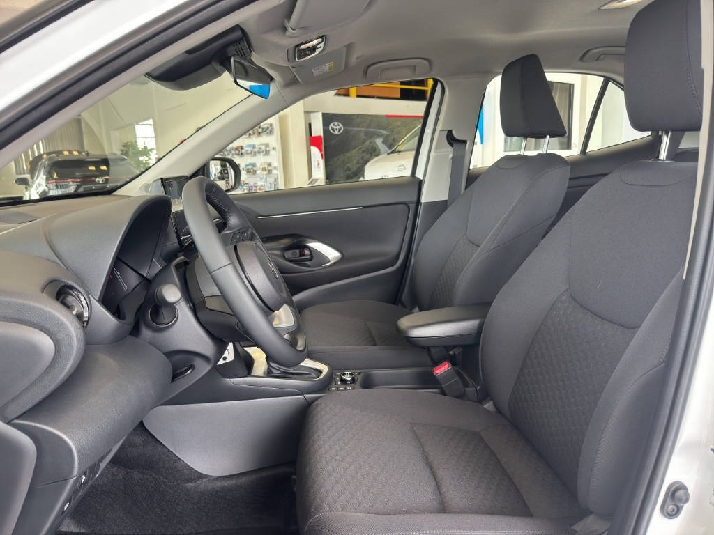 TOYOTA Yaris Cross 1.5 VVT-i HSD Comfort AWD-i-image-12