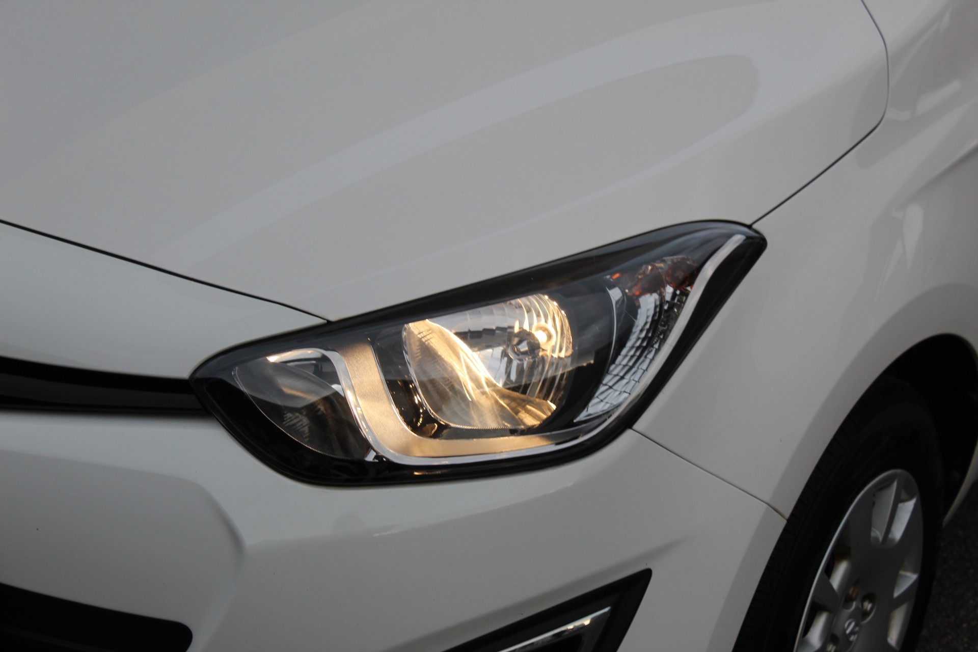 HYUNDAI i20 1.2 Comfort-image-8