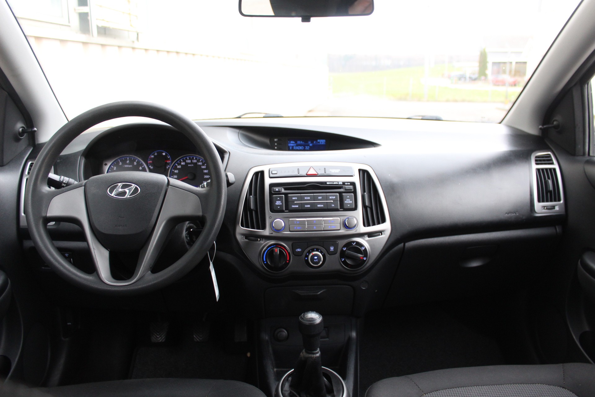 HYUNDAI i20 1.2 Comfort-image-11