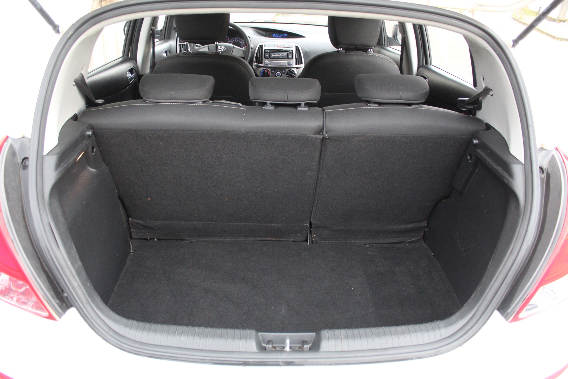 HYUNDAI i20 1.2 Comfort-image-15