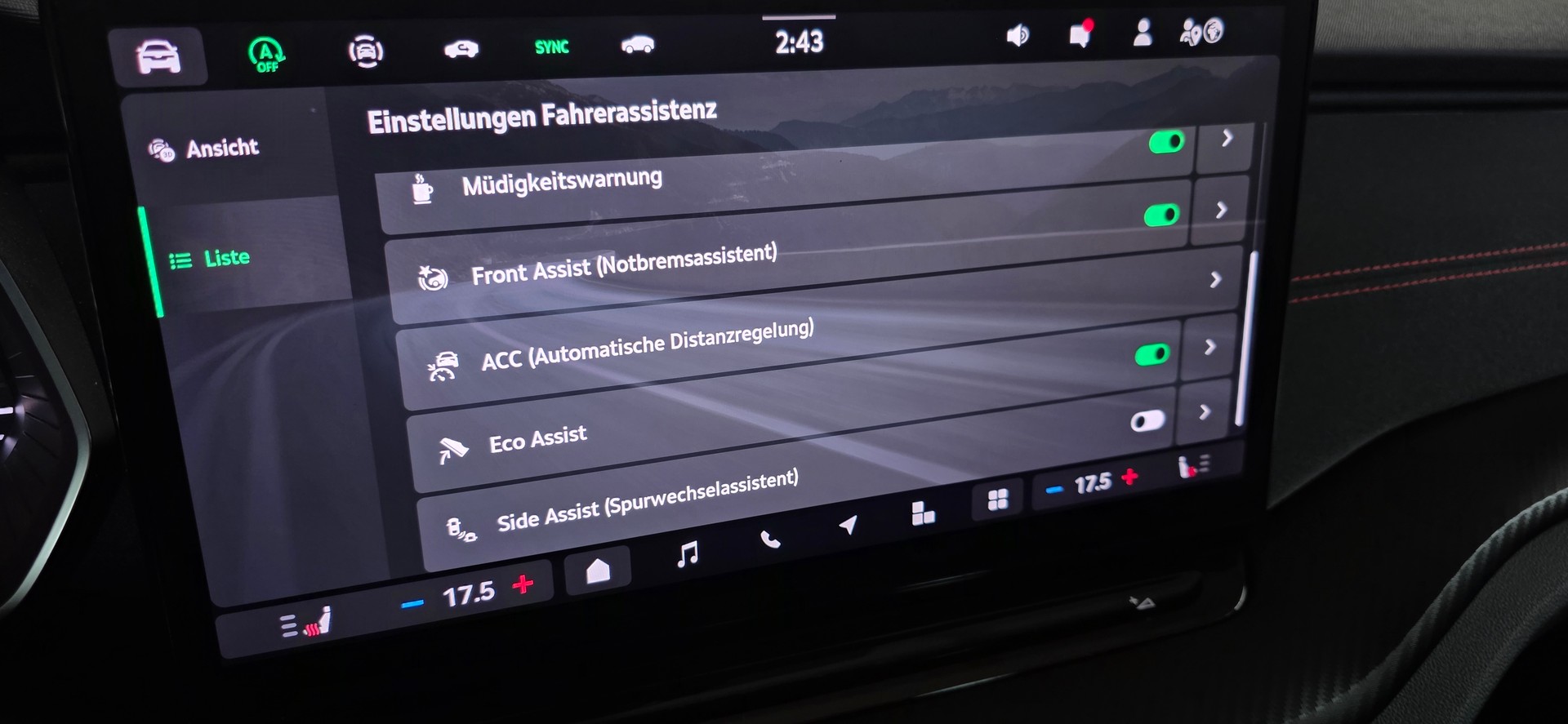 SKODA Octavia Combi 2.0 TSI DSG RS *Panoramadach* Sitzheizung* Spurhalteassistent& Abstandsregler*-image-21