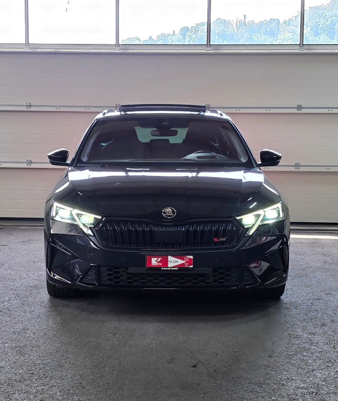 SKODA Octavia Combi 2.0 TSI DSG RS *Panoramadach* Sitzheizung* Spurhalteassistent& Abstandsregler*-image-7