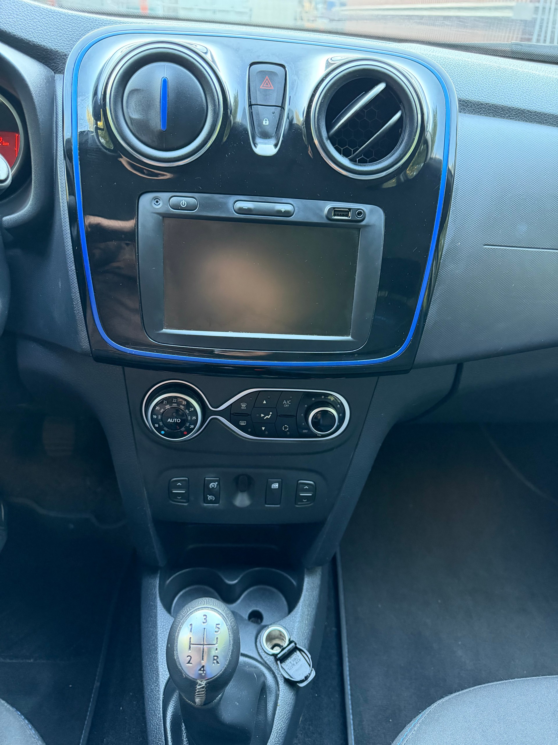 DACIA Sandero1.5dCi Stepway-image-10