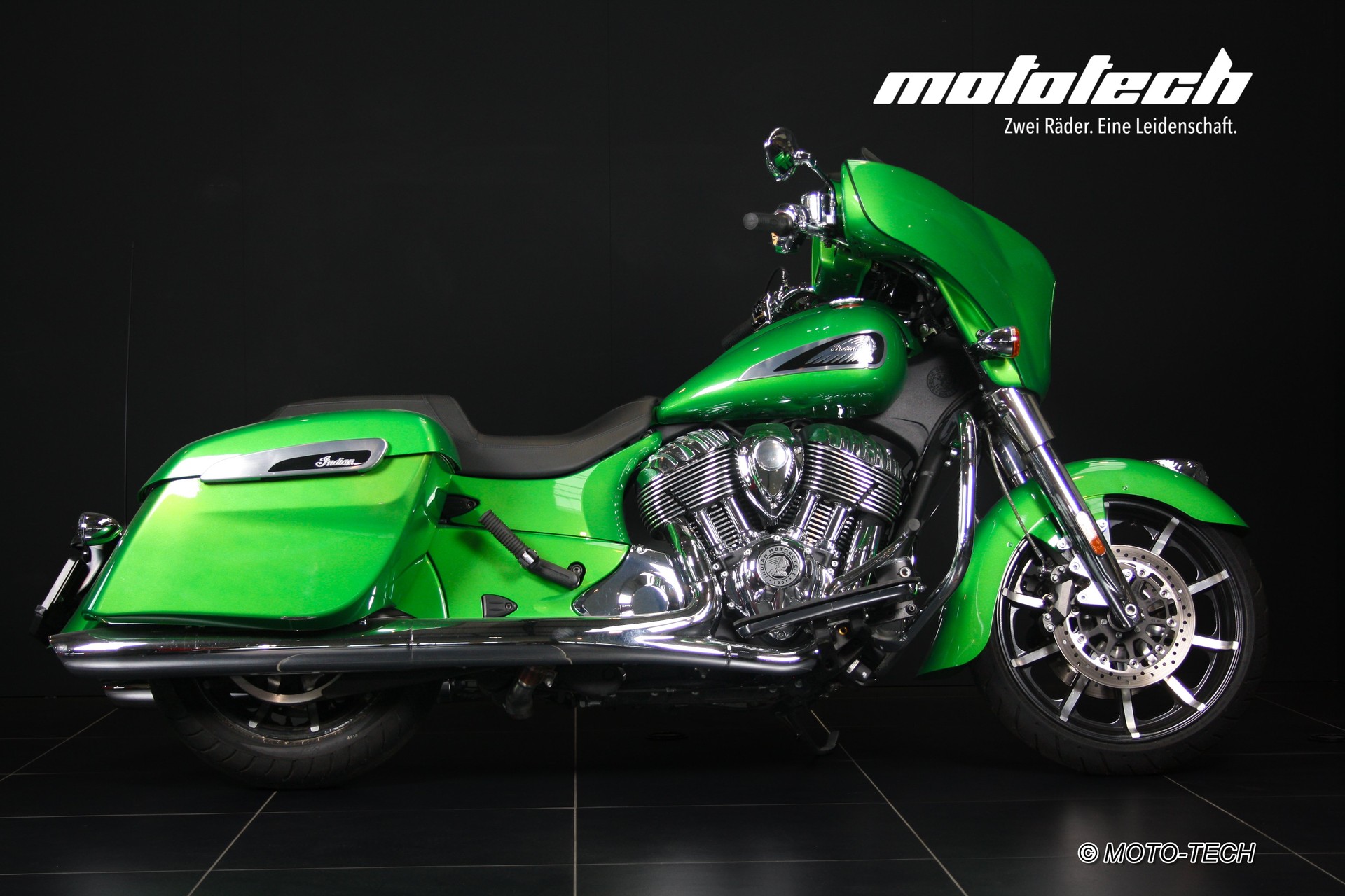 INDIAN Chieftain Limited-showroom-element-1