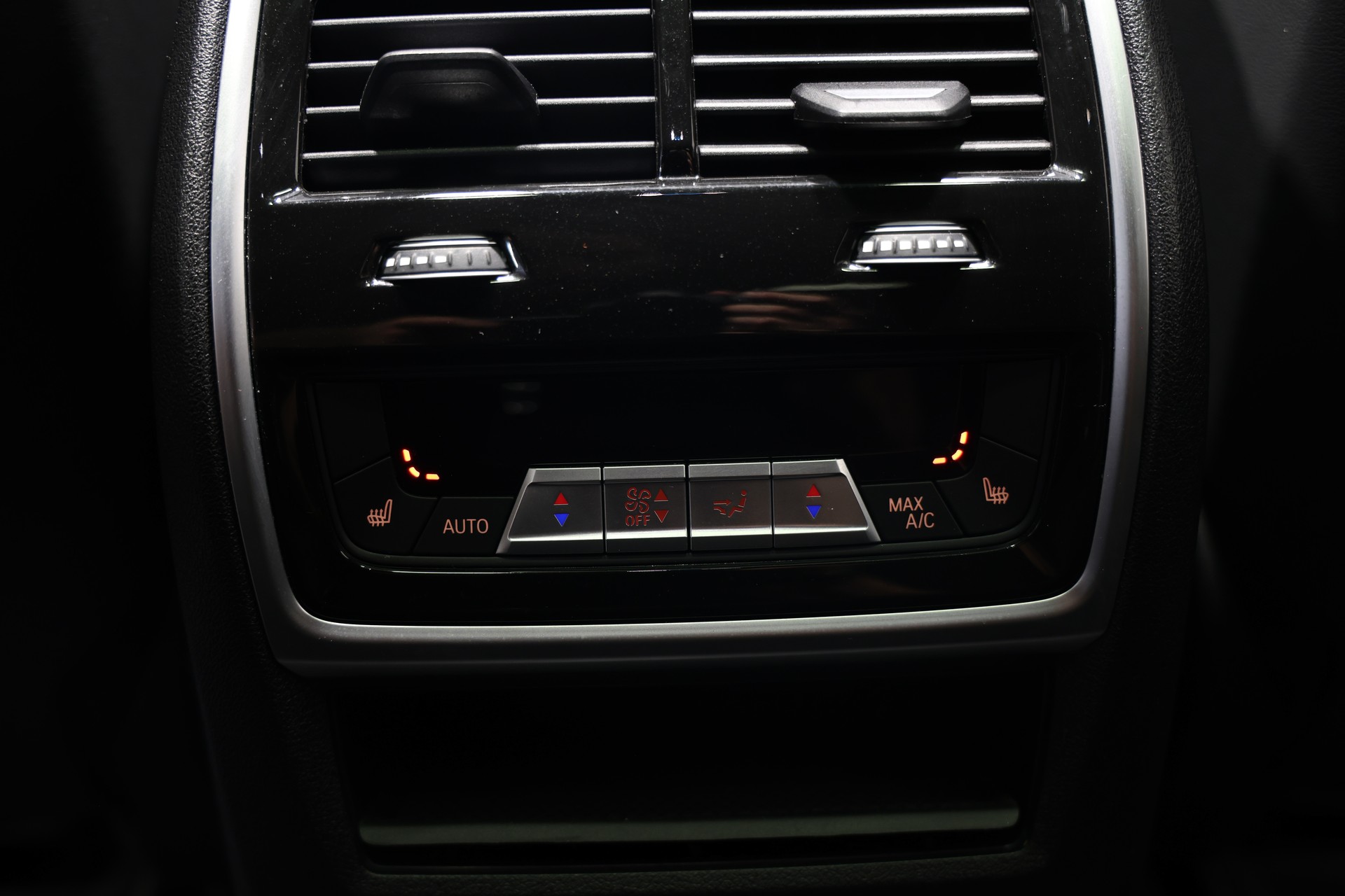 BMW X6M Steptronic M Competition *Individual Frozen Black*BMW Werksgarantie bis 09.2027*AHK*Bowers*Carbon*-image-20