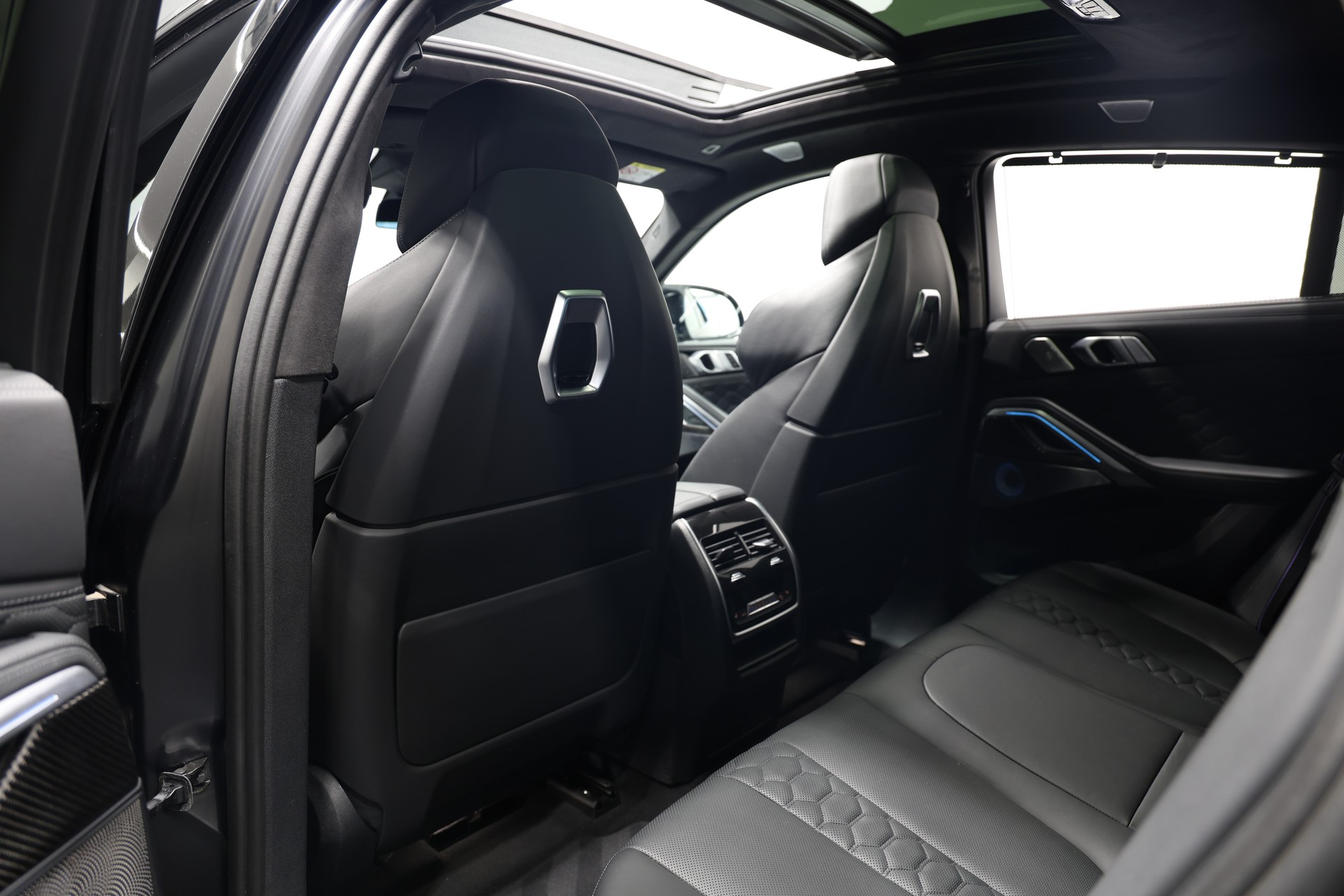 BMW X6M Steptronic M Competition *Individual Frozen Black*BMW Werksgarantie bis 09.2027*AHK*Bowers*Carbon*-image-19
