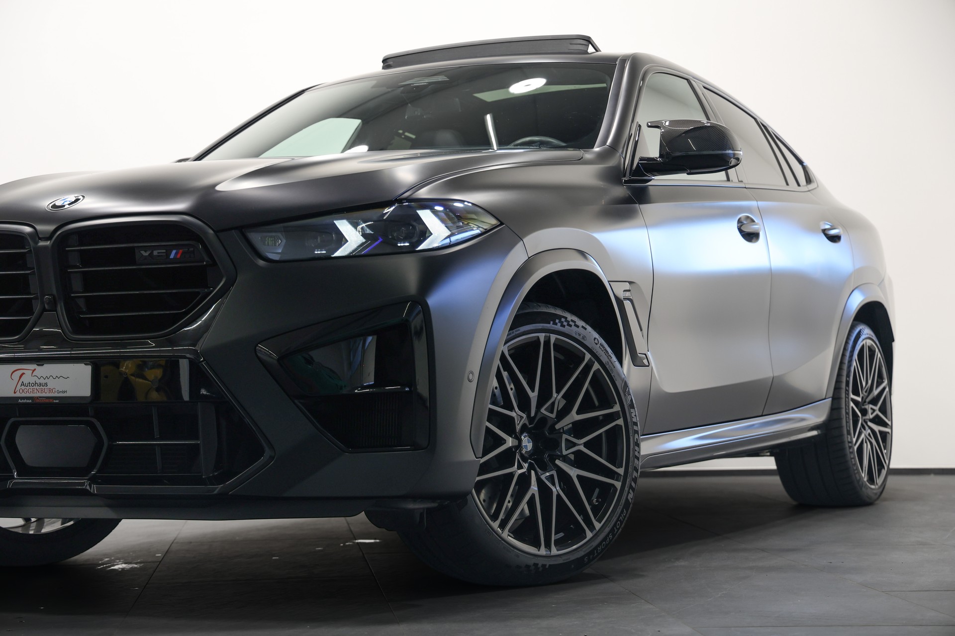 BMW X6M Steptronic M Competition *Individual Frozen Black*BMW Werksgarantie bis 09.2027*AHK*Bowers*Carbon*-image-8