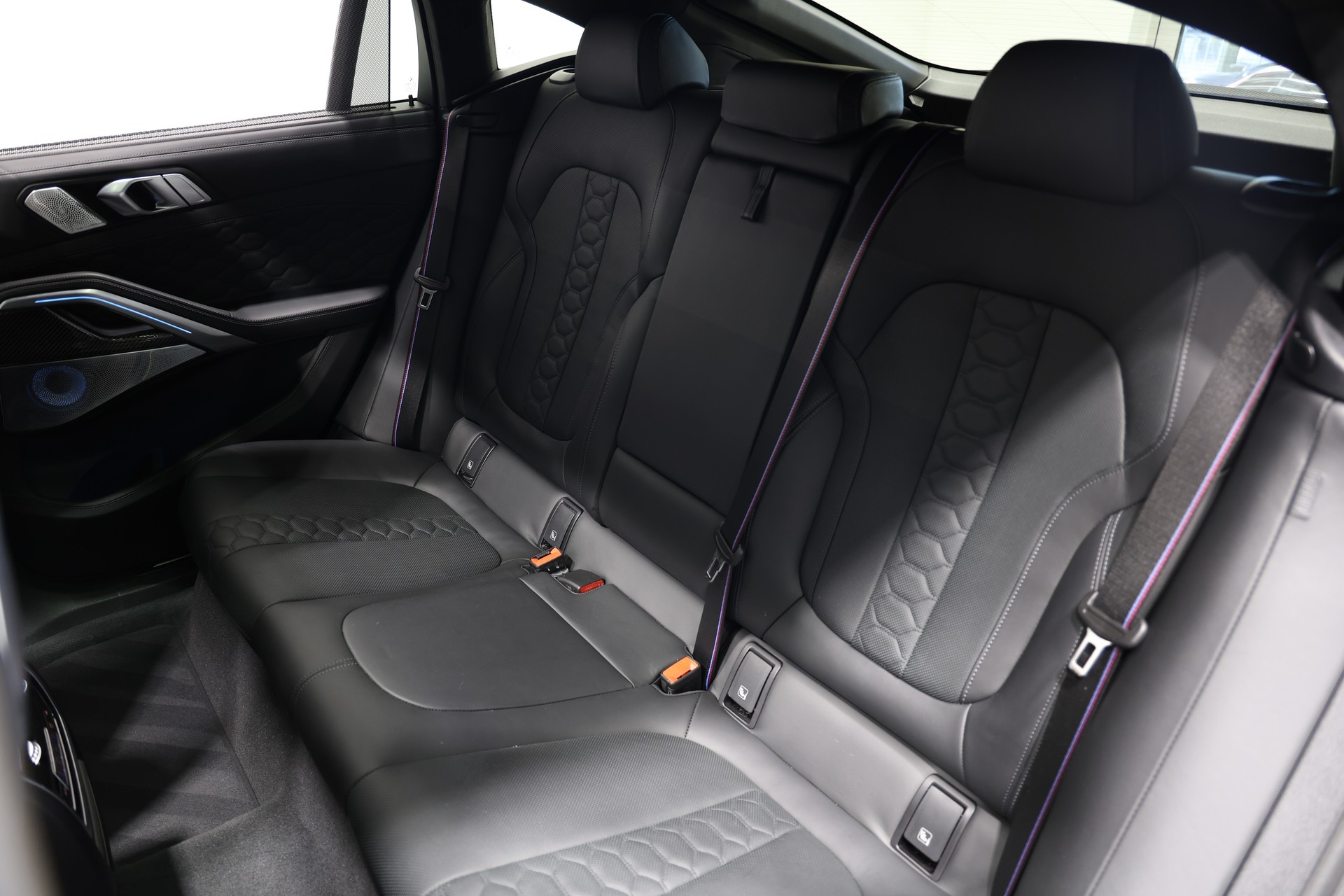 BMW X6M Steptronic M Competition *Individual Frozen Black*BMW Werksgarantie bis 09.2027*AHK*Bowers*Carbon*-image-18