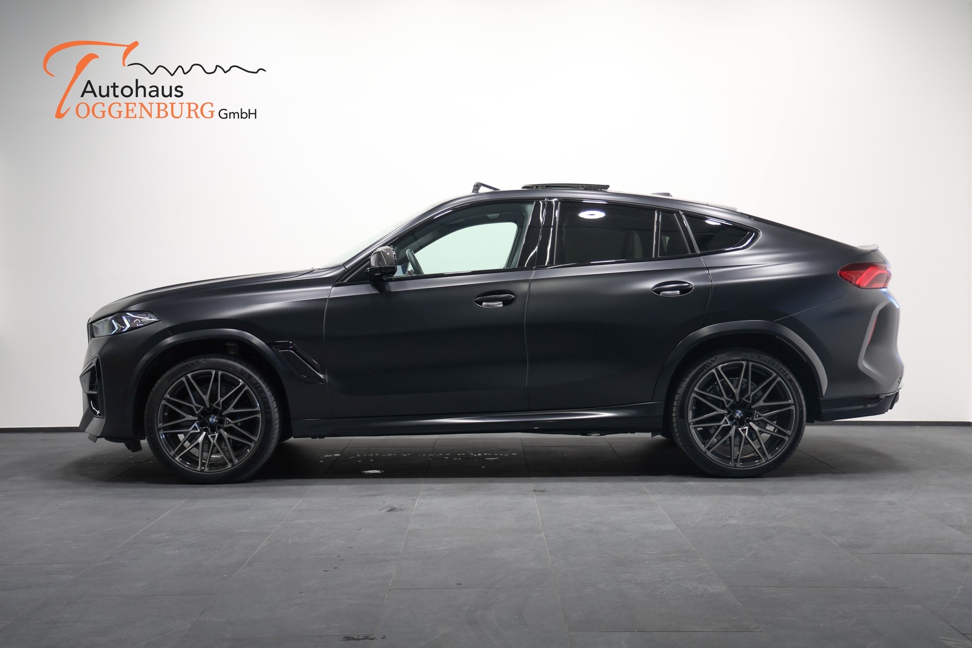 BMW X6M Steptronic M Competition *Individual Frozen Black*BMW Werksgarantie bis 09.2027*AHK*Bowers*Carbon*-image-10