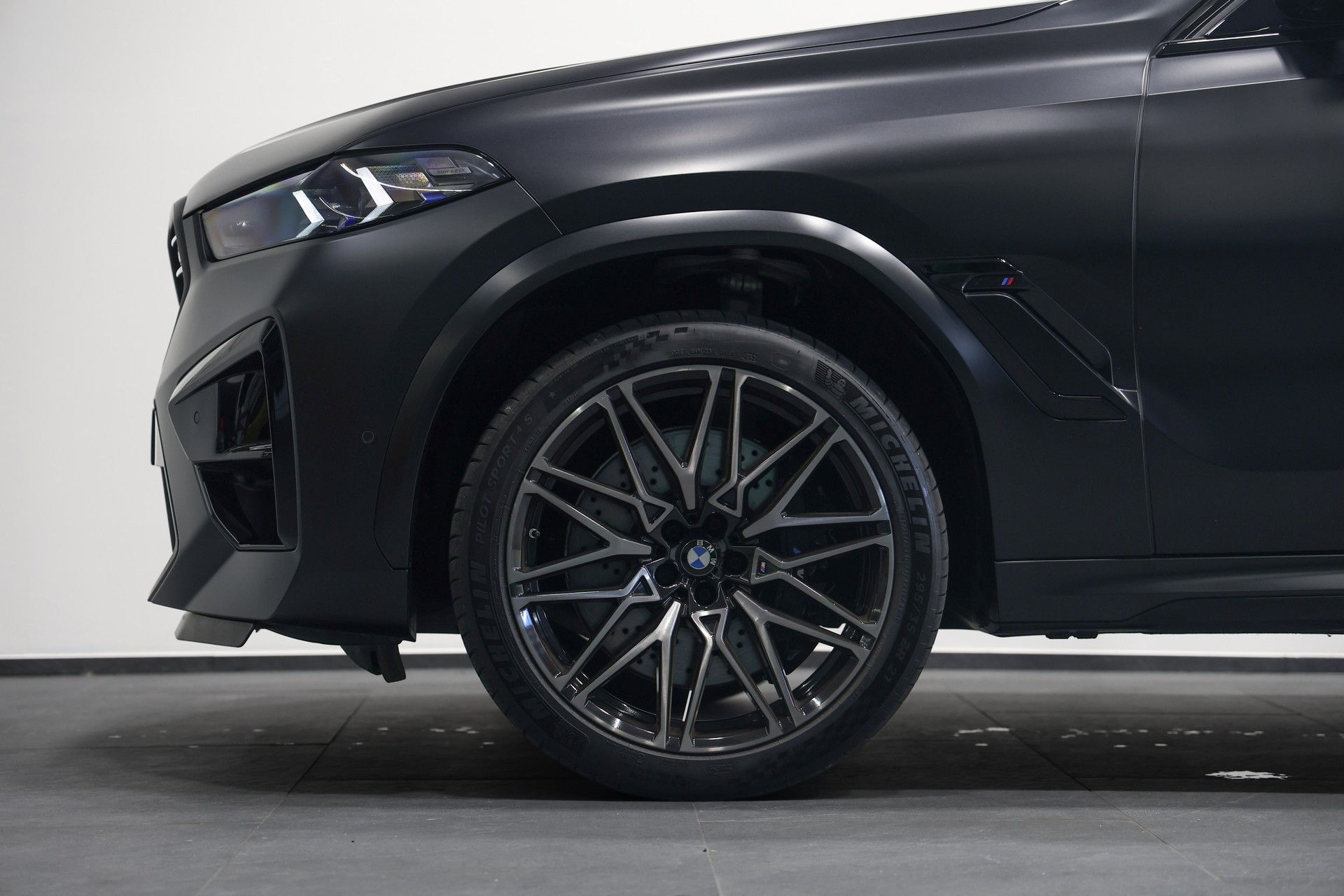 BMW X6M Steptronic M Competition *Individual Frozen Black*BMW Werksgarantie bis 09.2027*AHK*Bowers*Carbon*-image-11