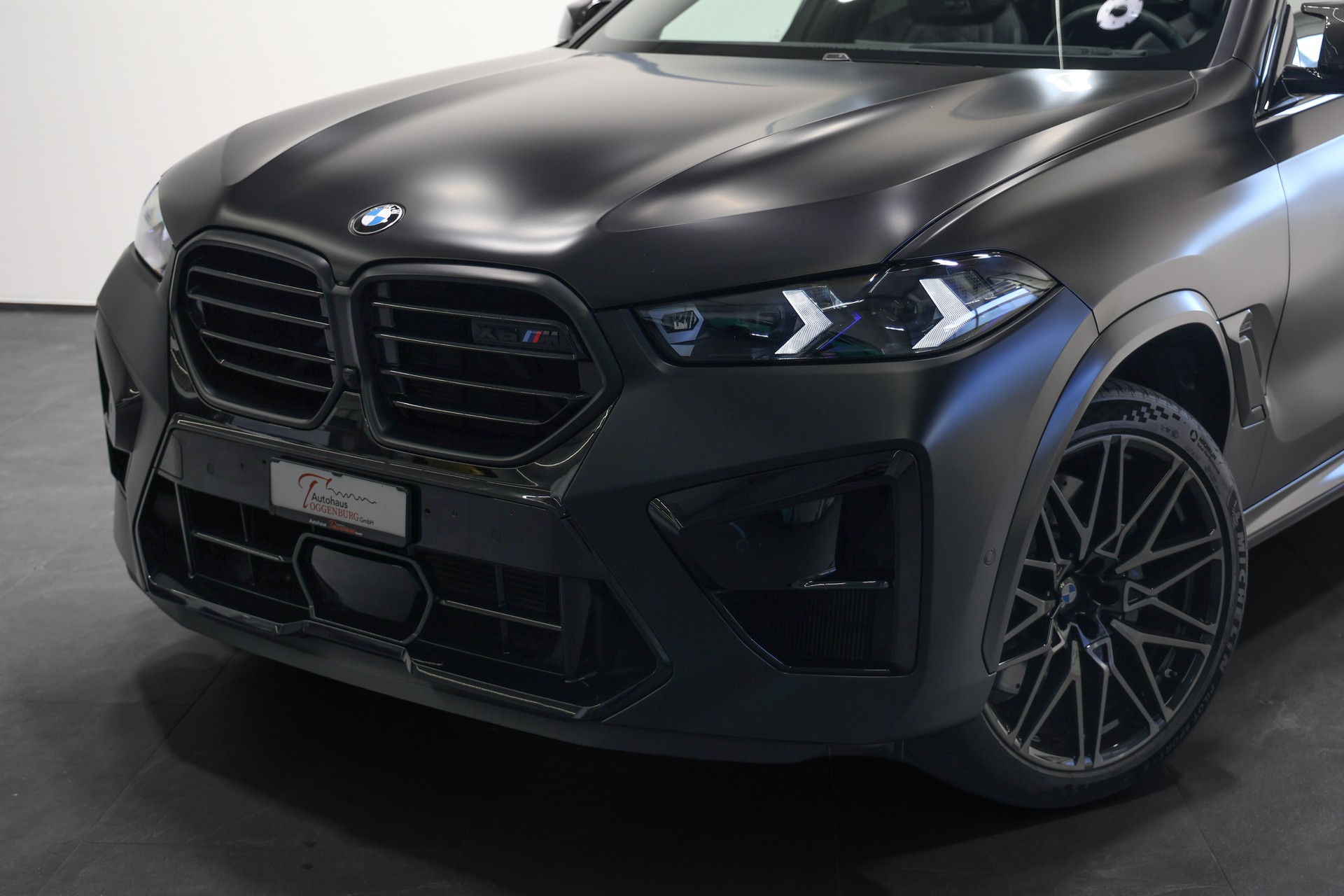 BMW X6M Steptronic M Competition *Individual Frozen Black*BMW Werksgarantie bis 09.2027*AHK*Bowers*Carbon*-image-7