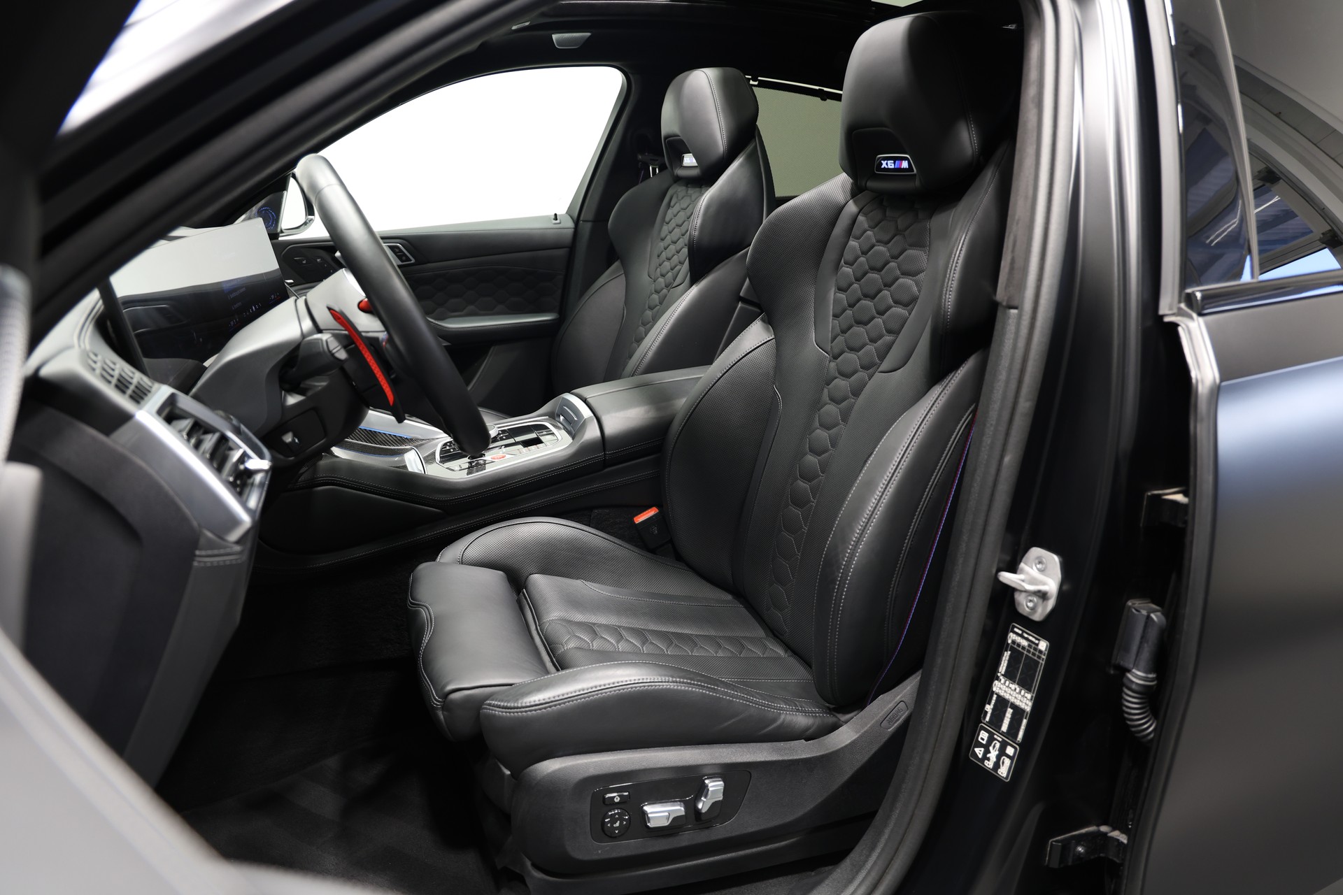 BMW X6M Steptronic M Competition *Individual Frozen Black*BMW Werksgarantie bis 09.2027*AHK*Bowers*Carbon*-image-16