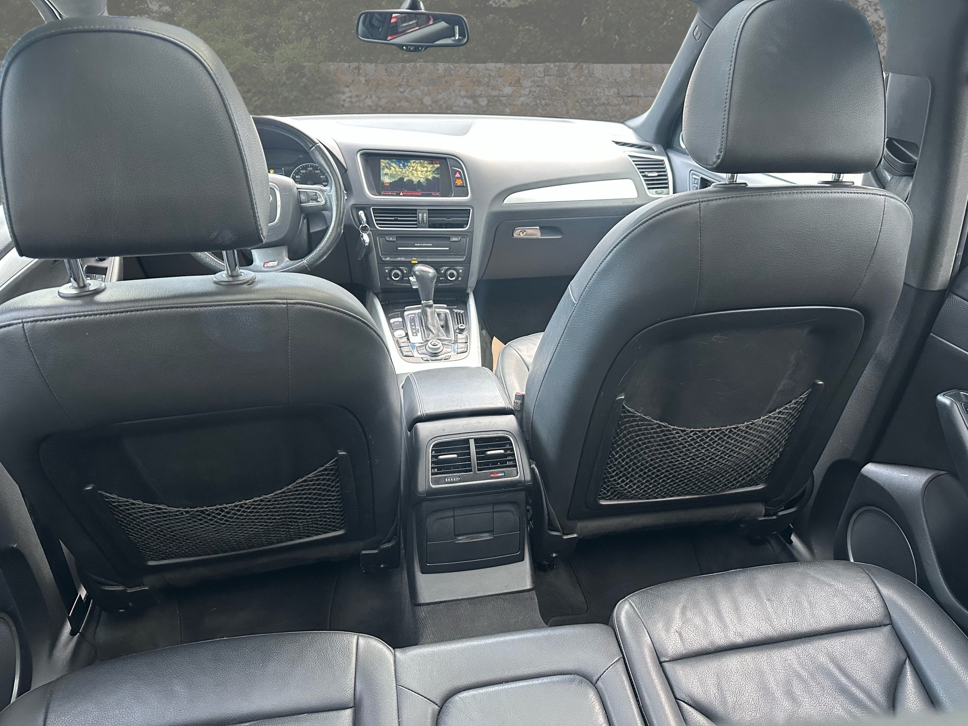 AUDI Q5 3.2 FSI quattro S-tronic-image-10
