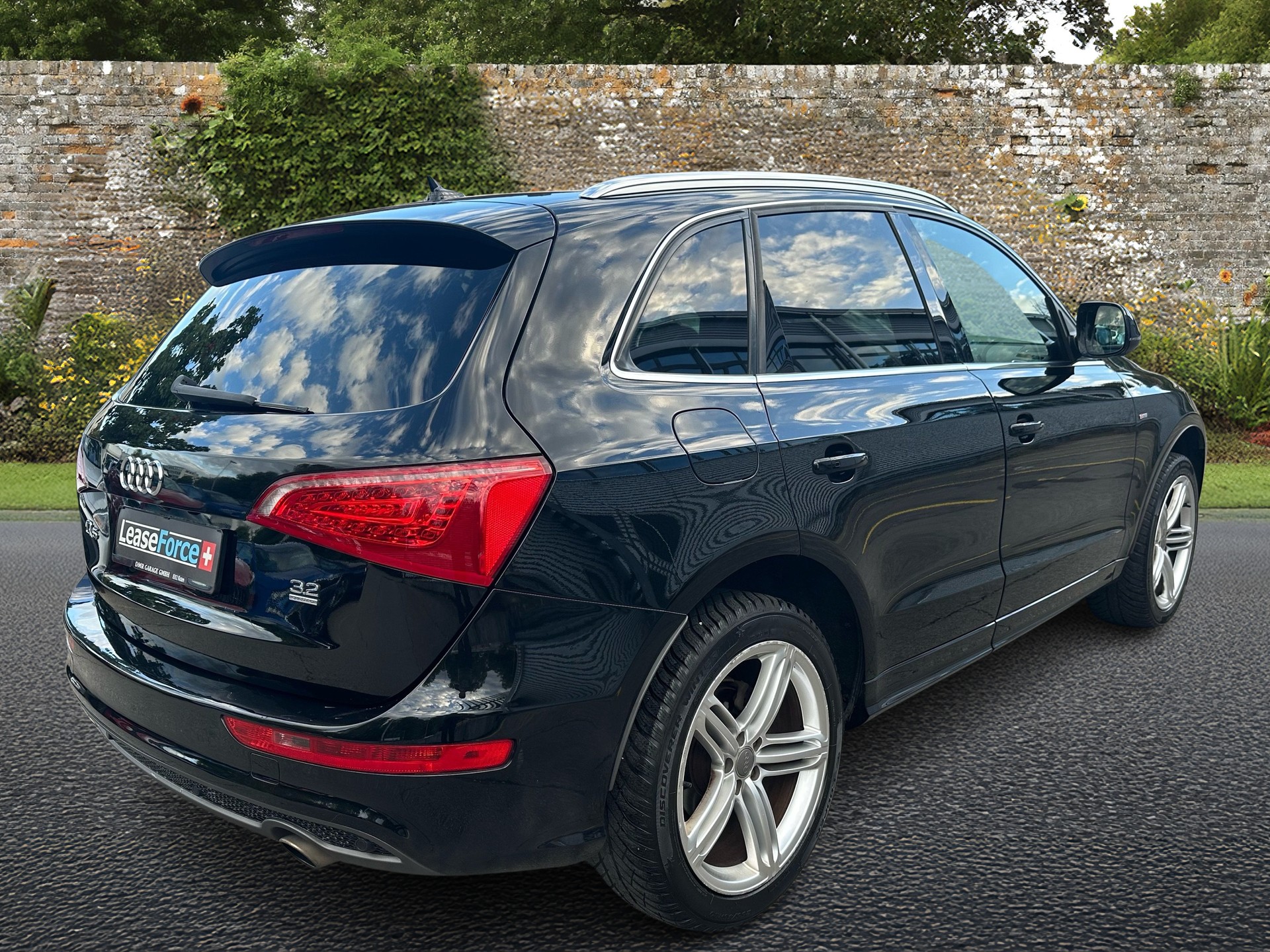 AUDI Q5 3.2 FSI quattro S-tronic-image-4