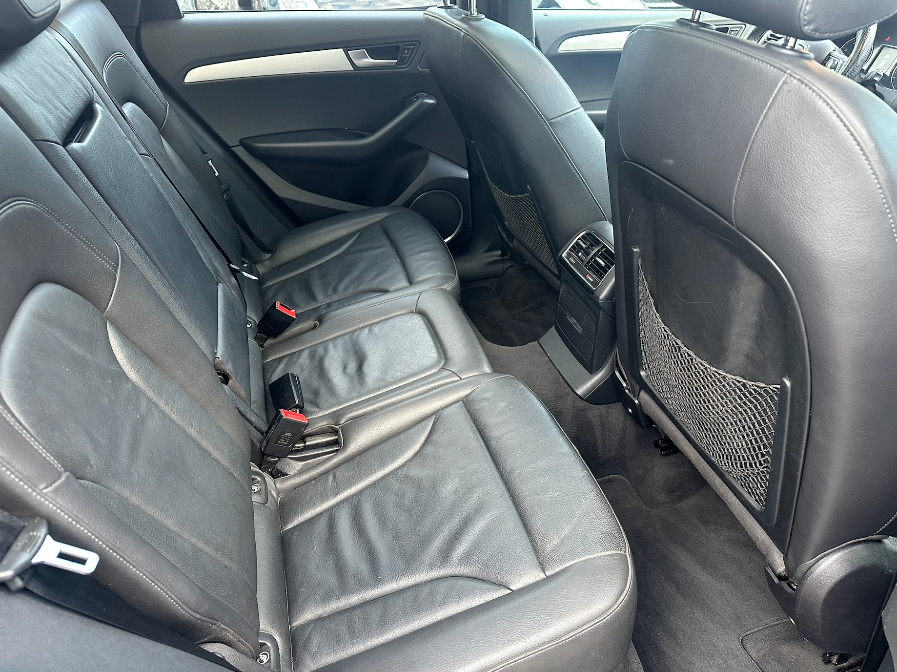 AUDI Q5 3.2 FSI quattro S-tronic-image-14