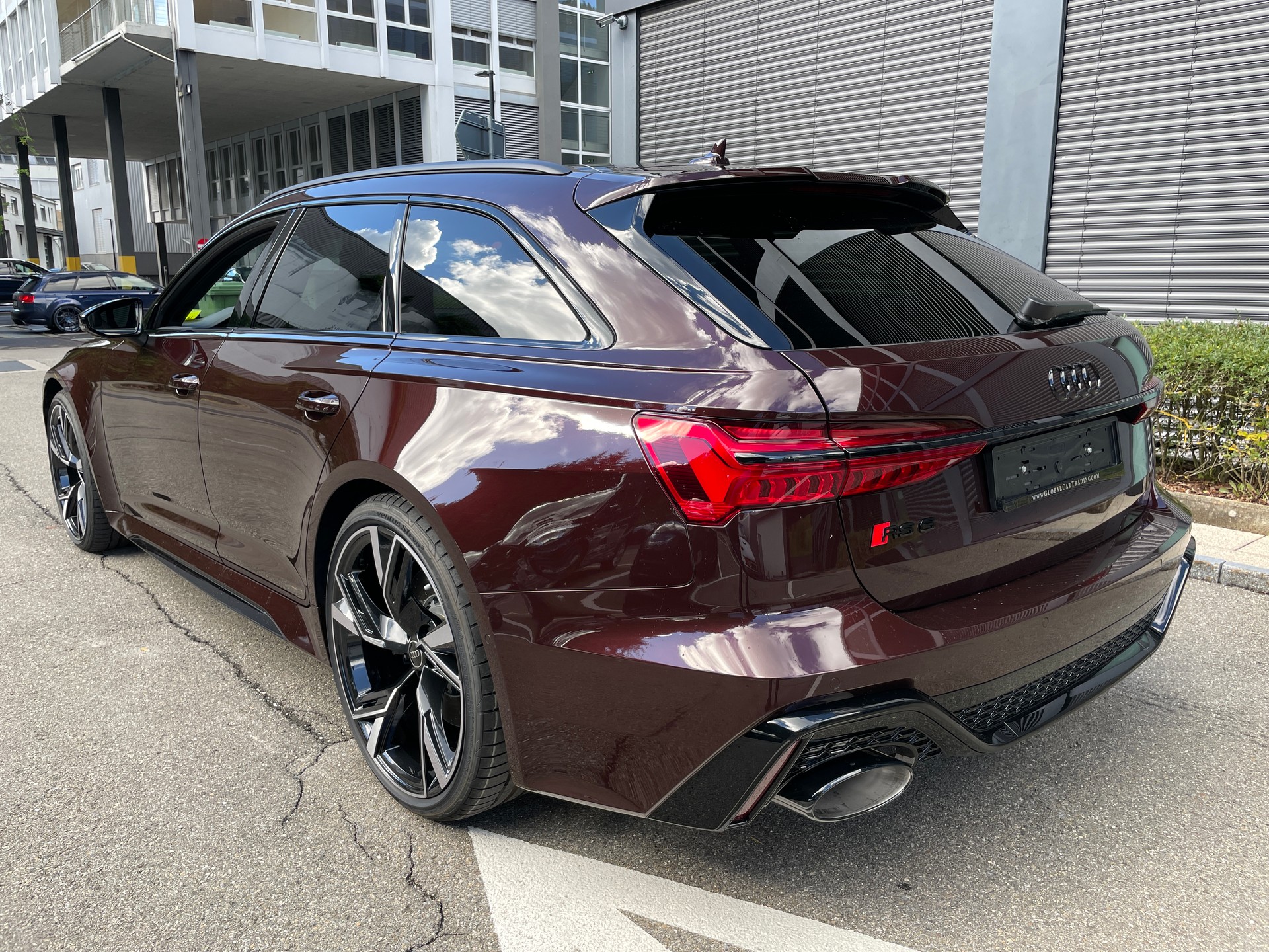 AUDI RS6 Avant 4.0 TFSI V8 quattro-image-6