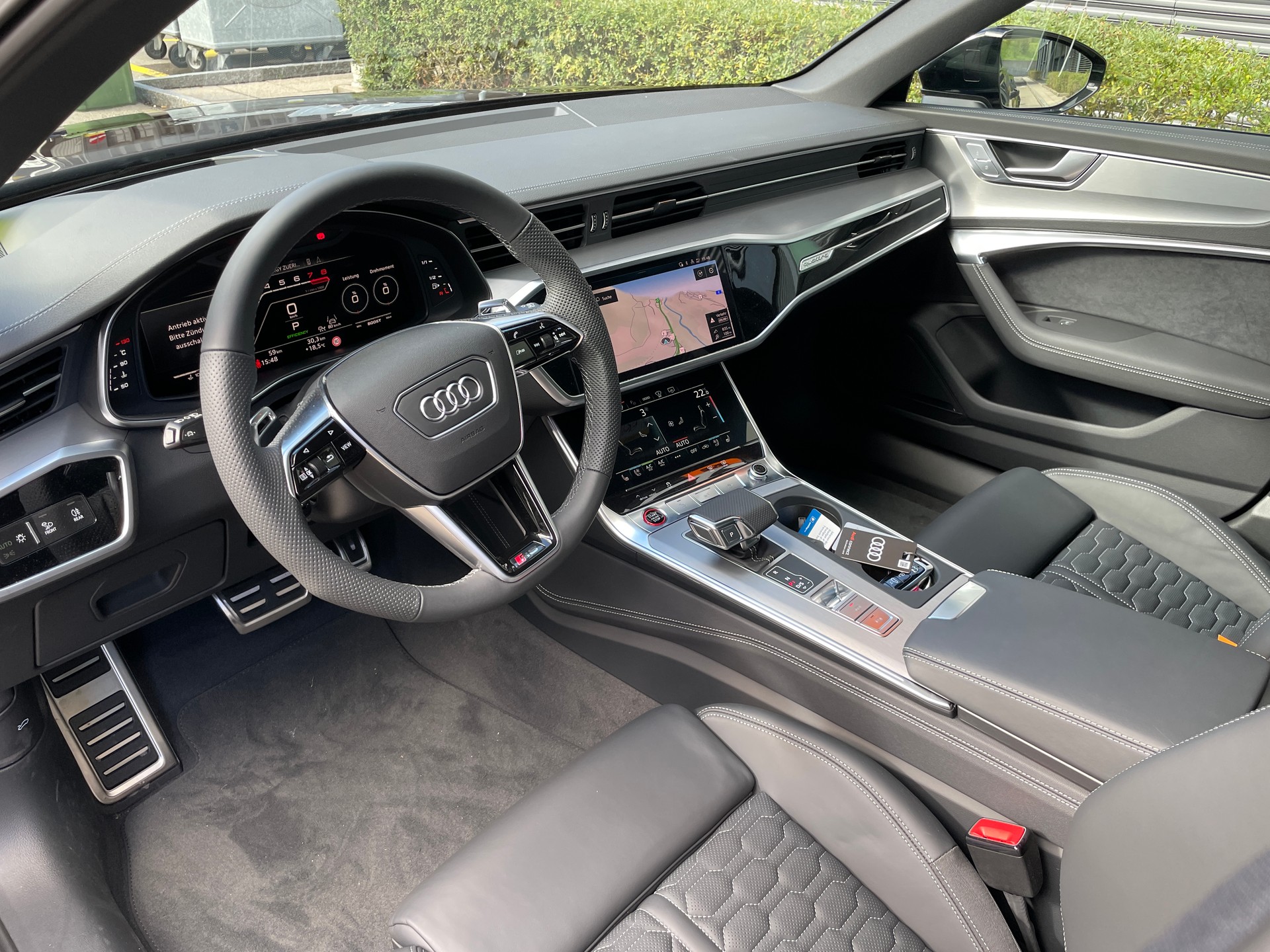 AUDI RS6 Avant 4.0 TFSI V8 quattro-image-8