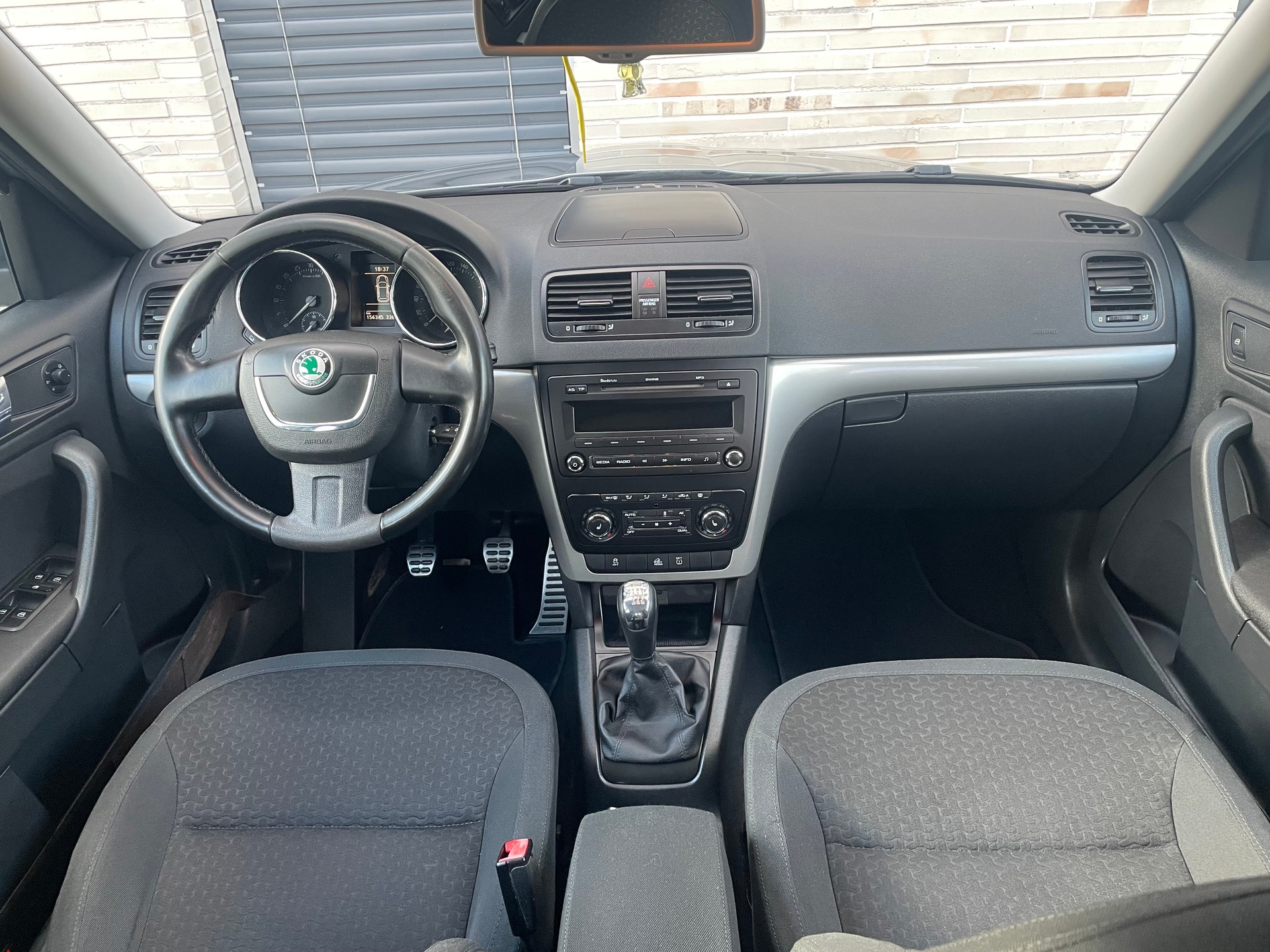 SKODA Yeti 2.0 TDI Ambition 4x4-image-14
