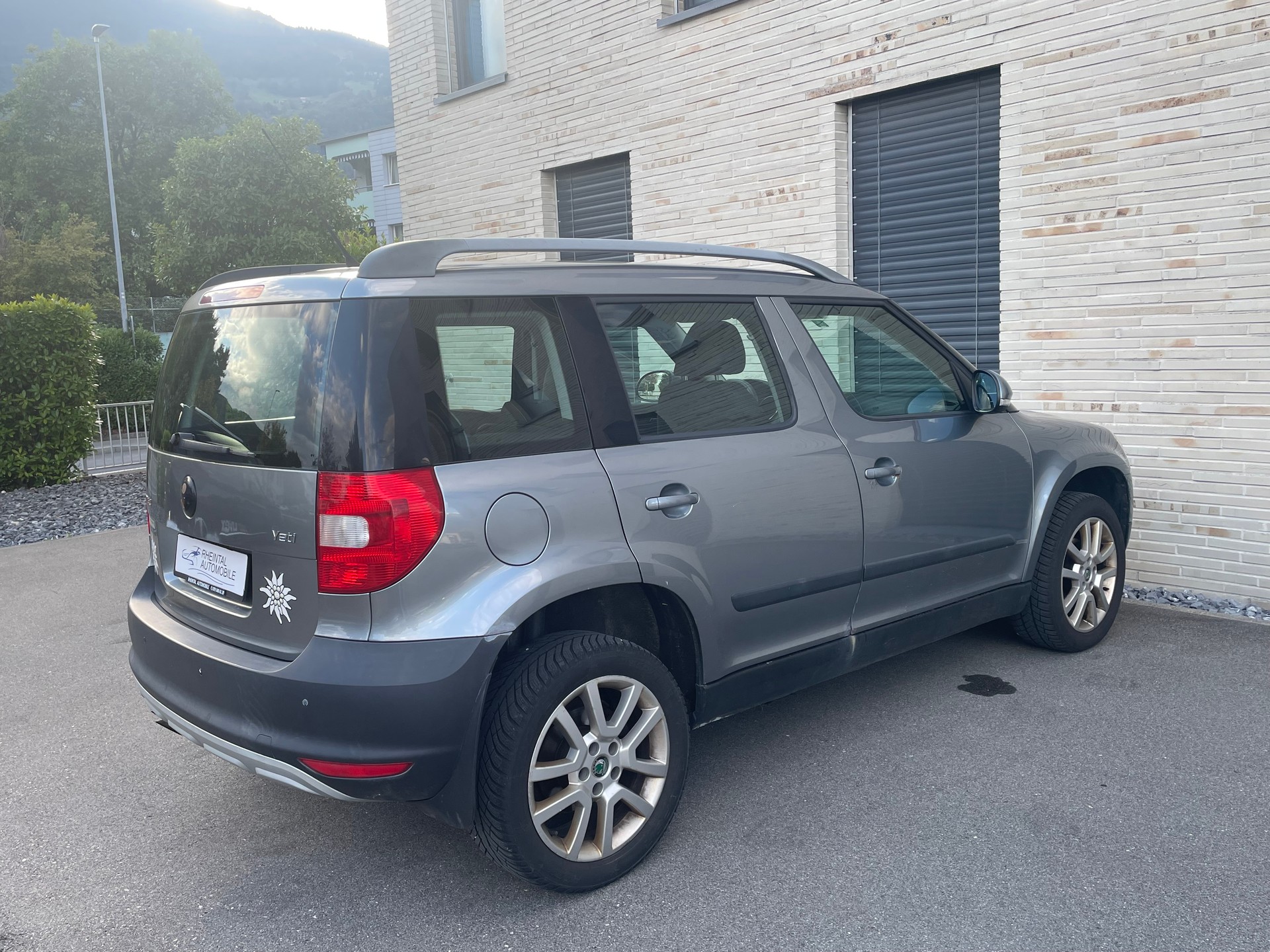 SKODA Yeti 2.0 TDI Ambition 4x4-image-8