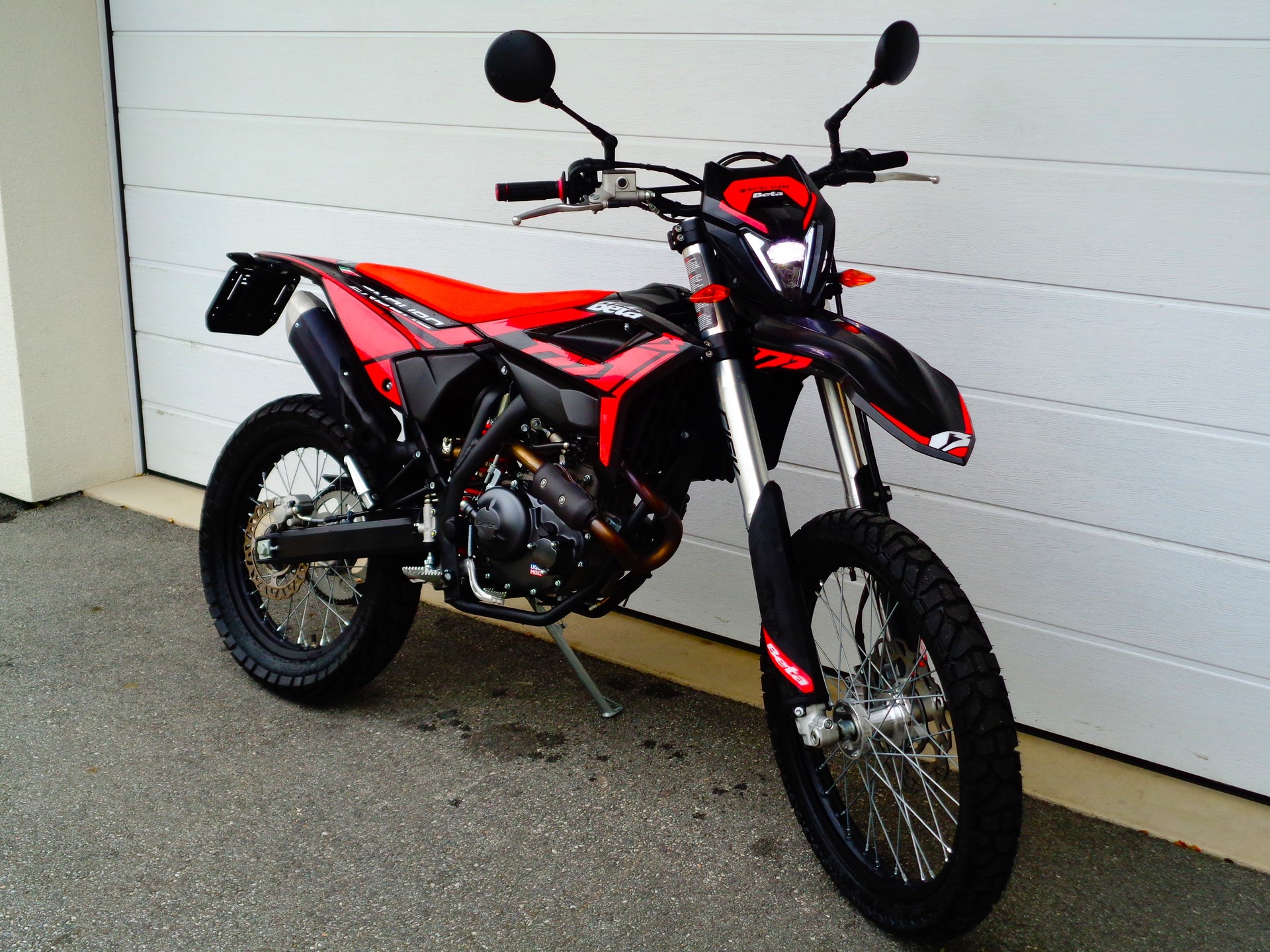 BETA RR 125-4T LC Enduro-showroom-element-1