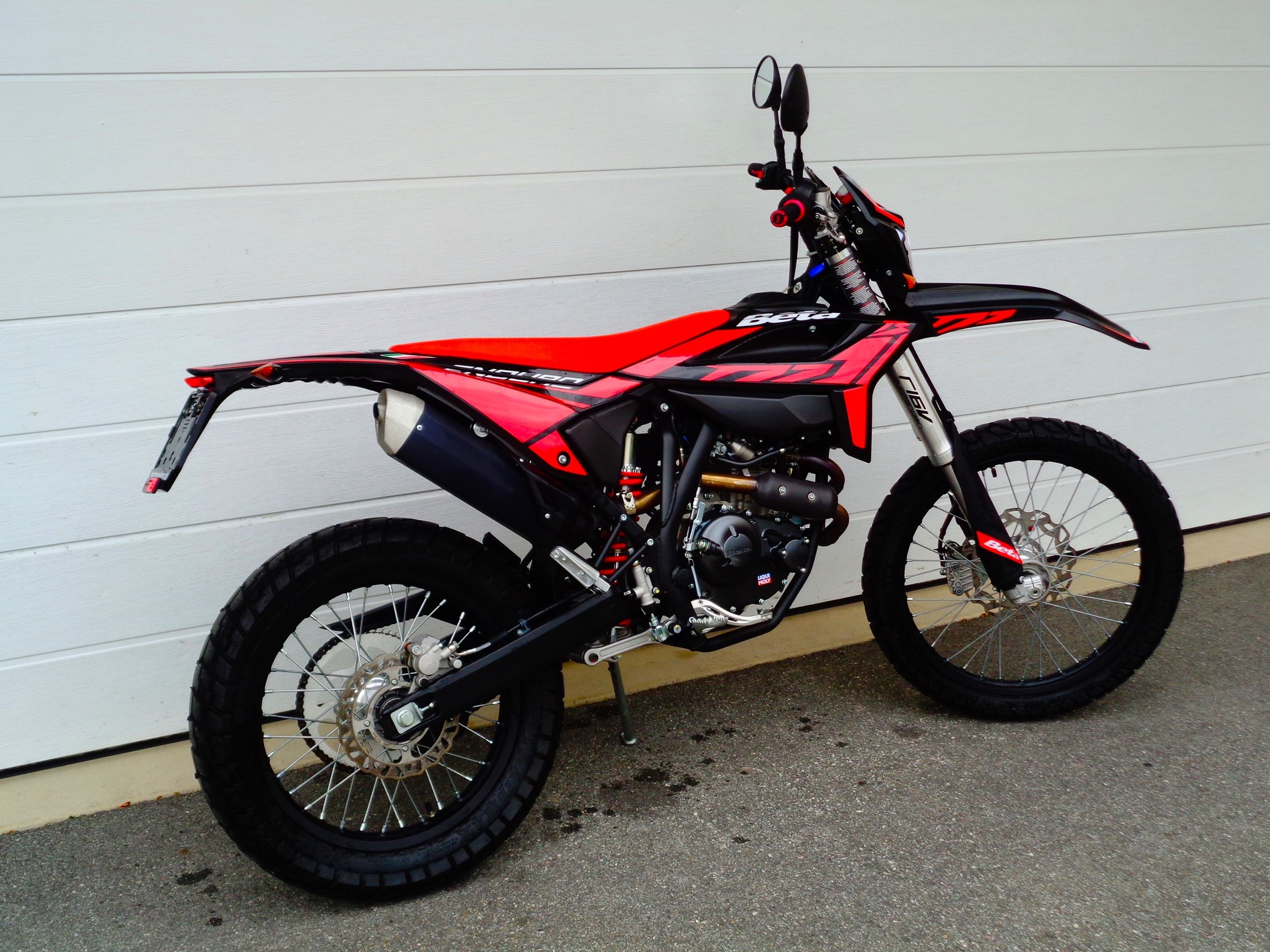 BETA RR 125-4T LC Enduro-showroom-element-2