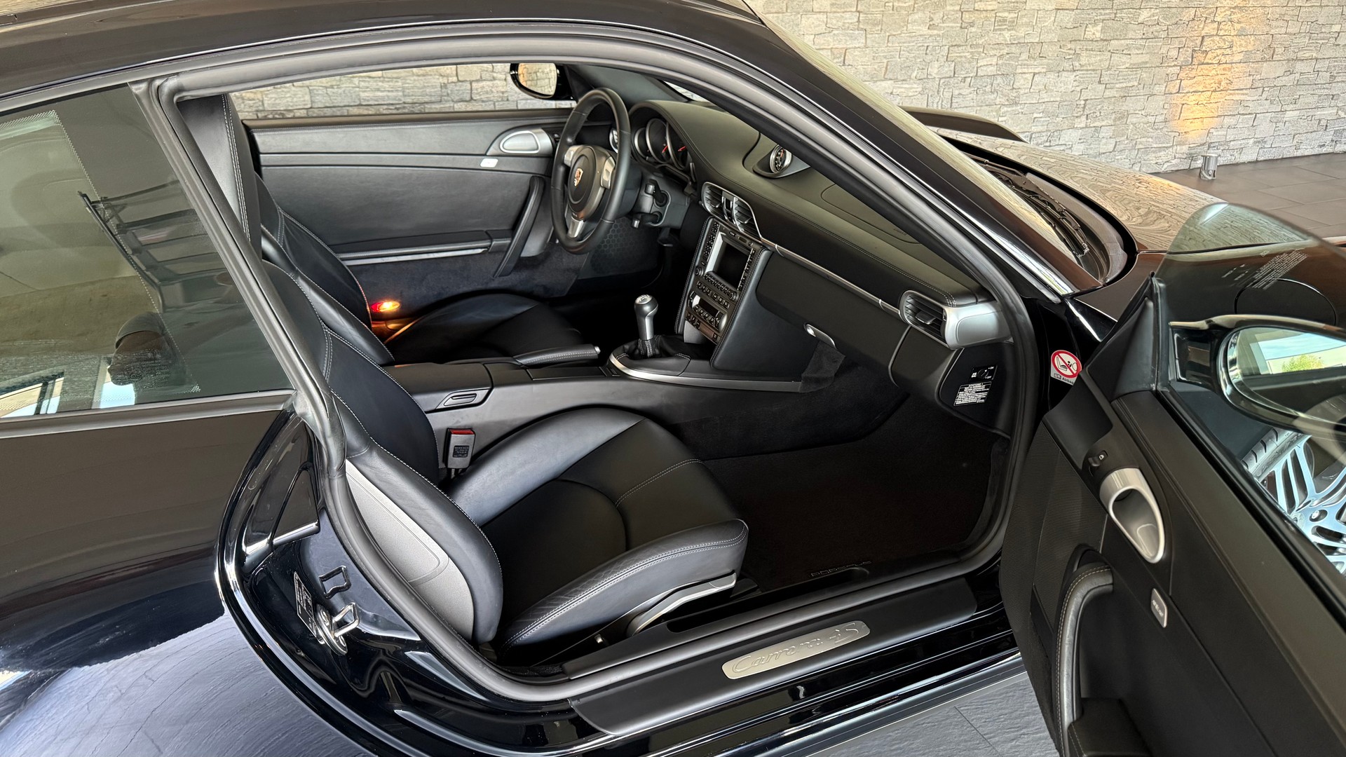 PORSCHE 911 Carrera 4S (997.1) Coupe-image-16