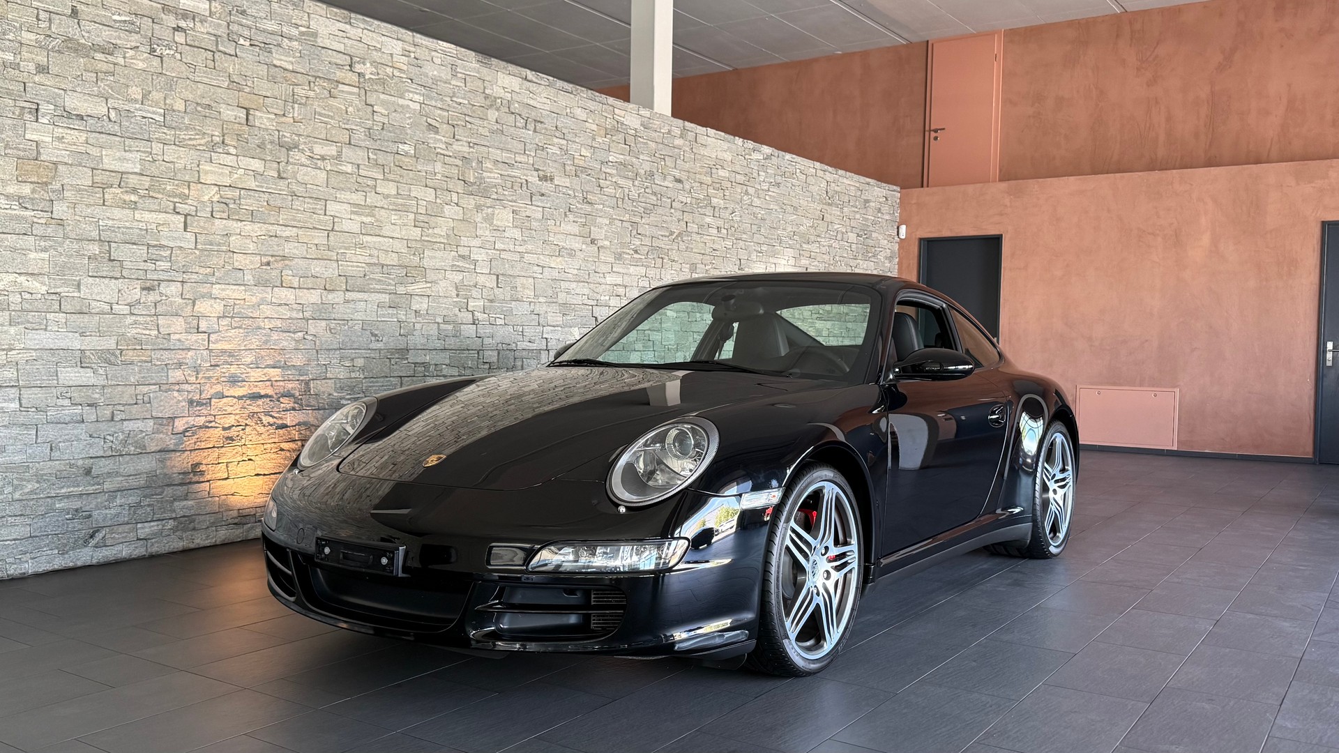 PORSCHE 911 Carrera 4S (997.1) Coupe-image-4