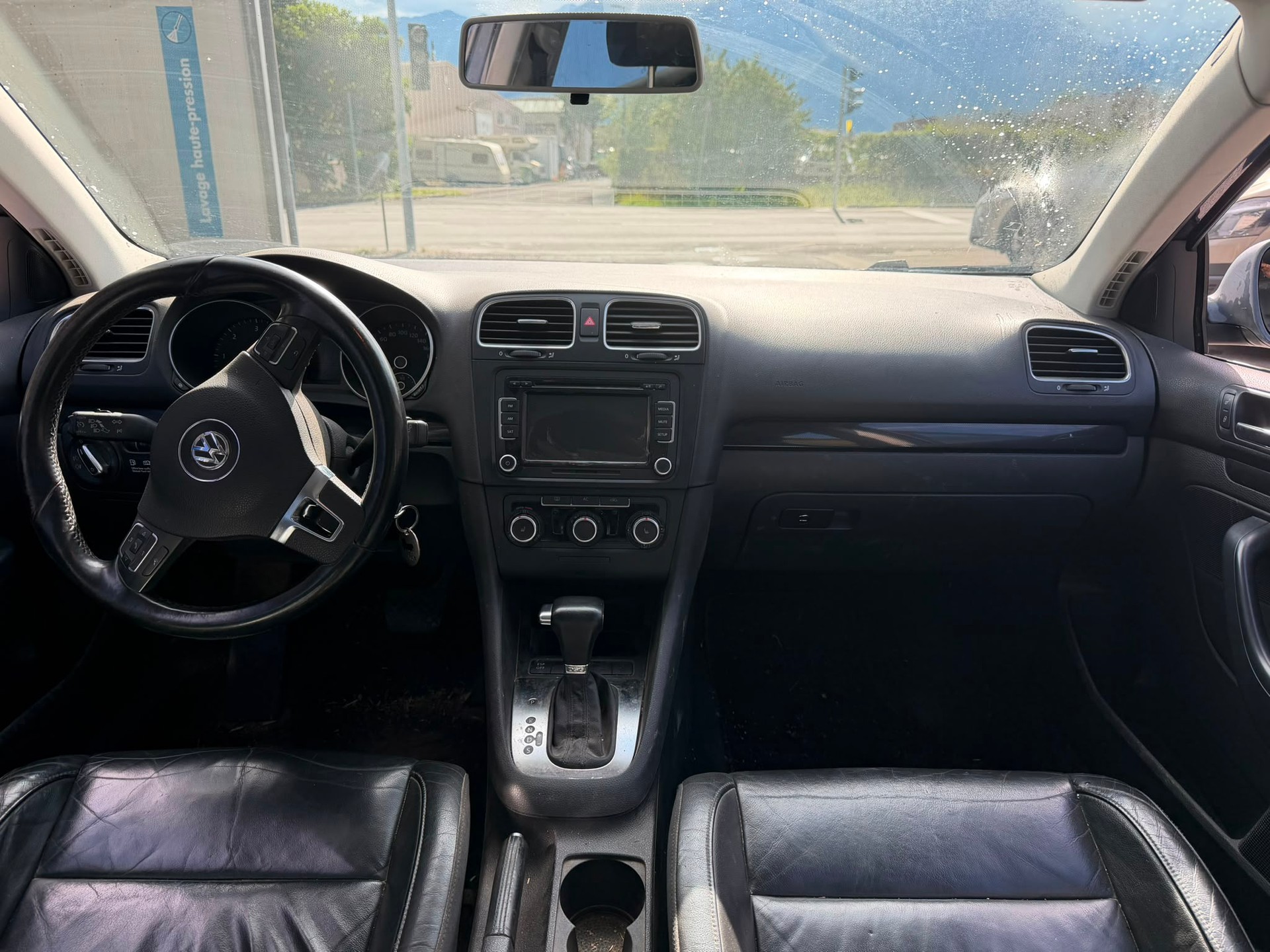 VW Golf Variant 2.0 TDI Comfortline DSG-image-6
