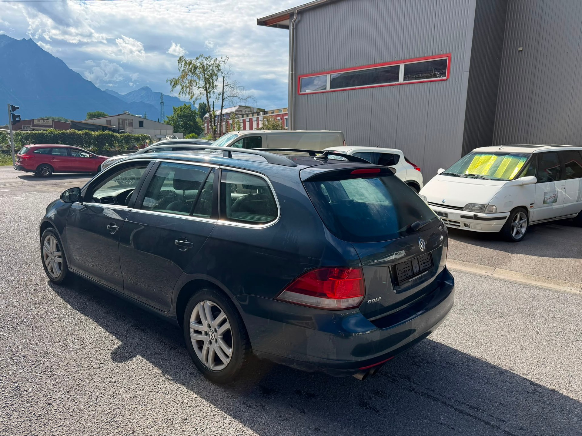 VW Golf Variant 2.0 TDI Comfortline DSG-image-5