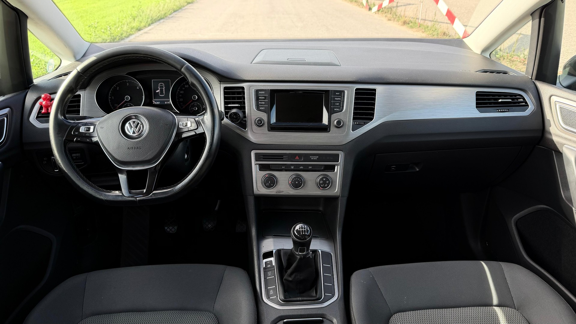 VW Golf Sportsvan 1.6 TDI BlueMotion Comfortline-image-5