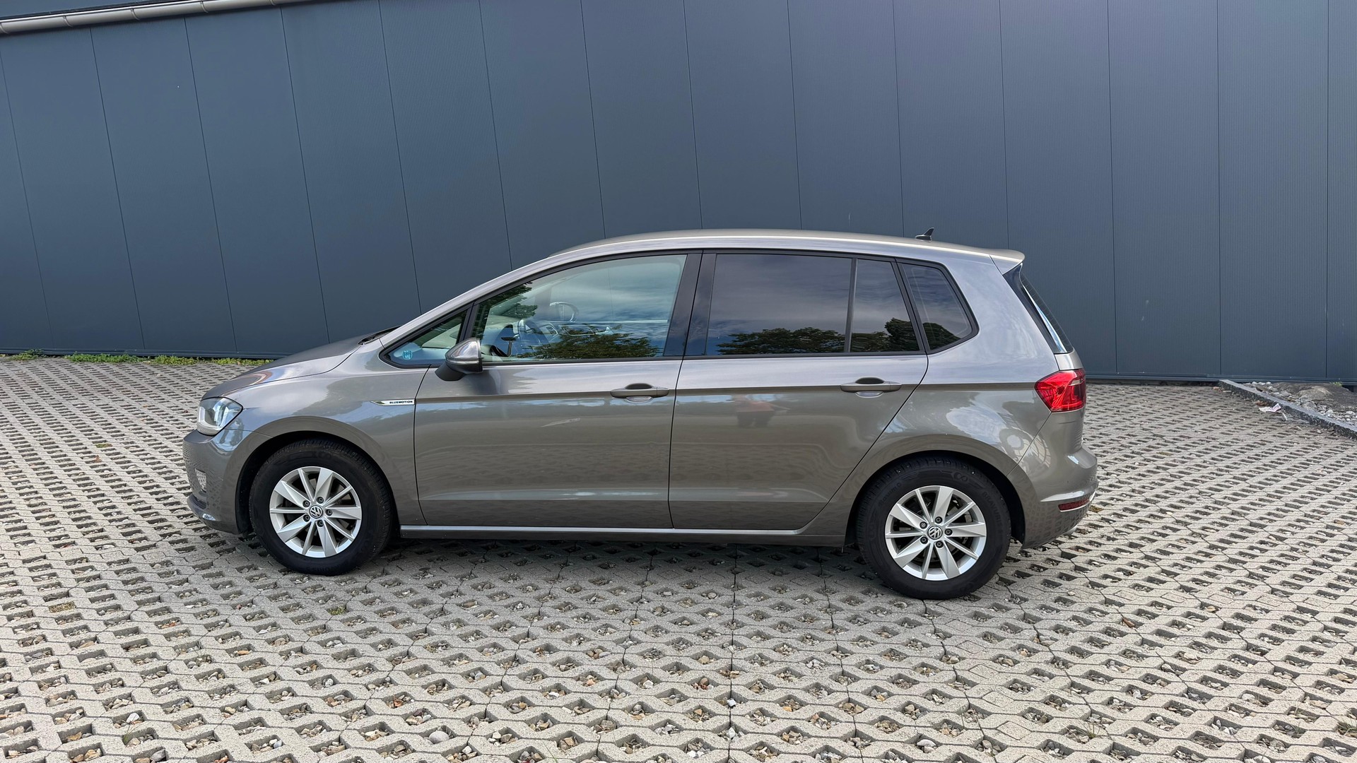VW Golf Sportsvan 1.6 TDI BlueMotion Comfortline-image-13