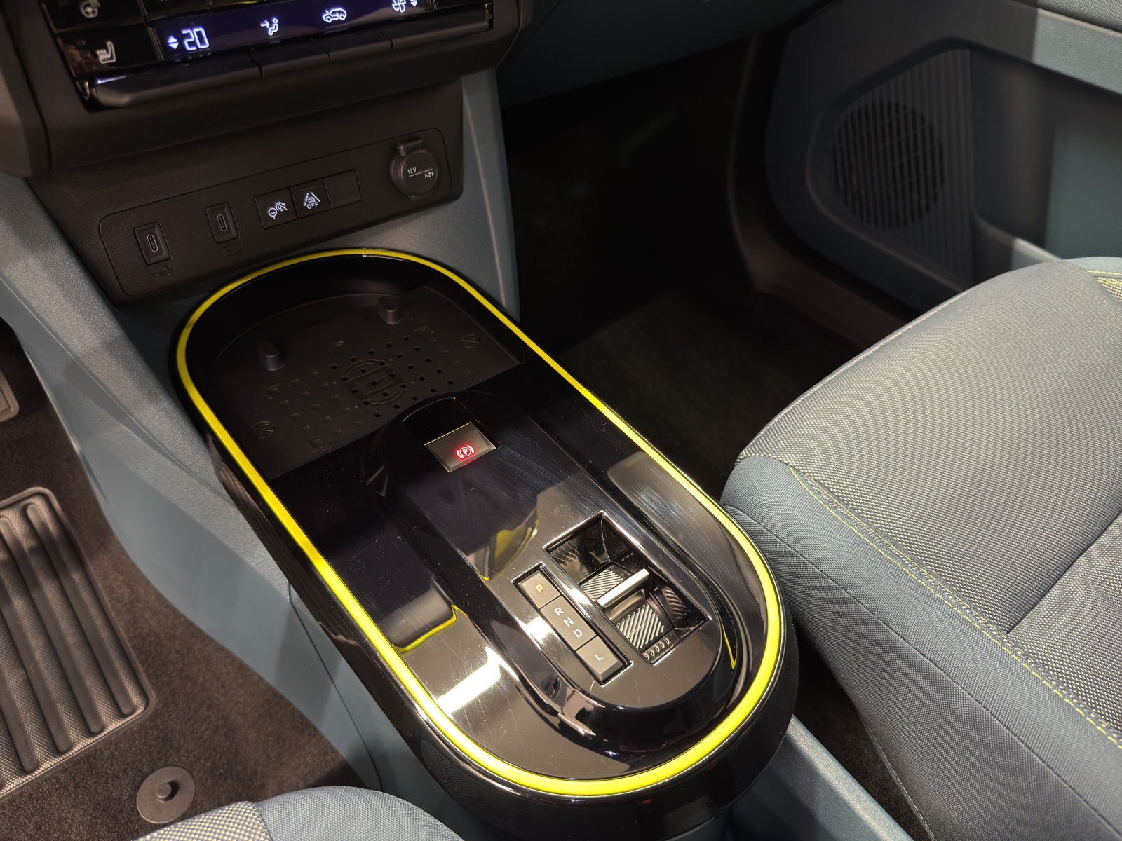 FIAT Grande Panda 1.2 Hybrid La Prima-image-14